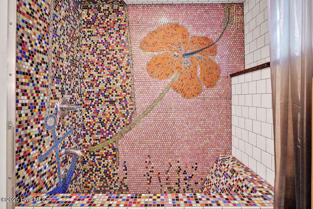 100555819 | Photo 23