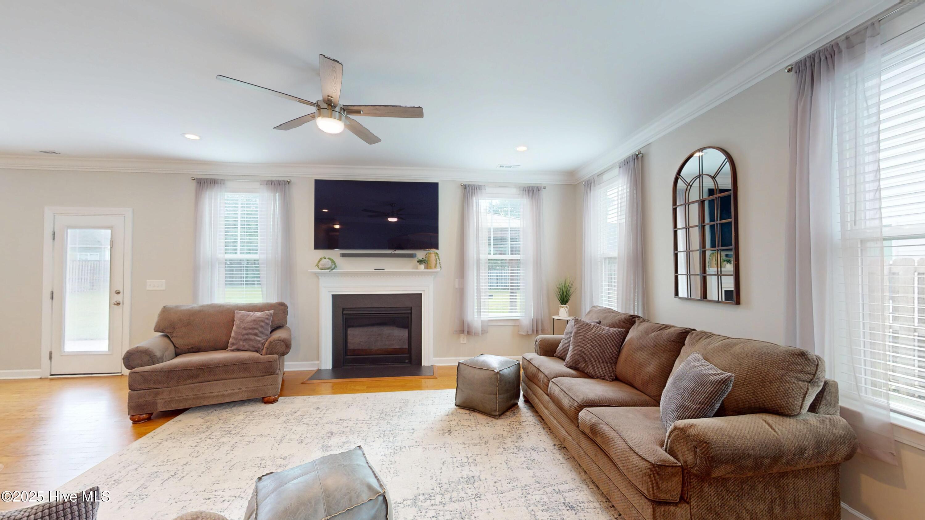 100526795 | Photo 30