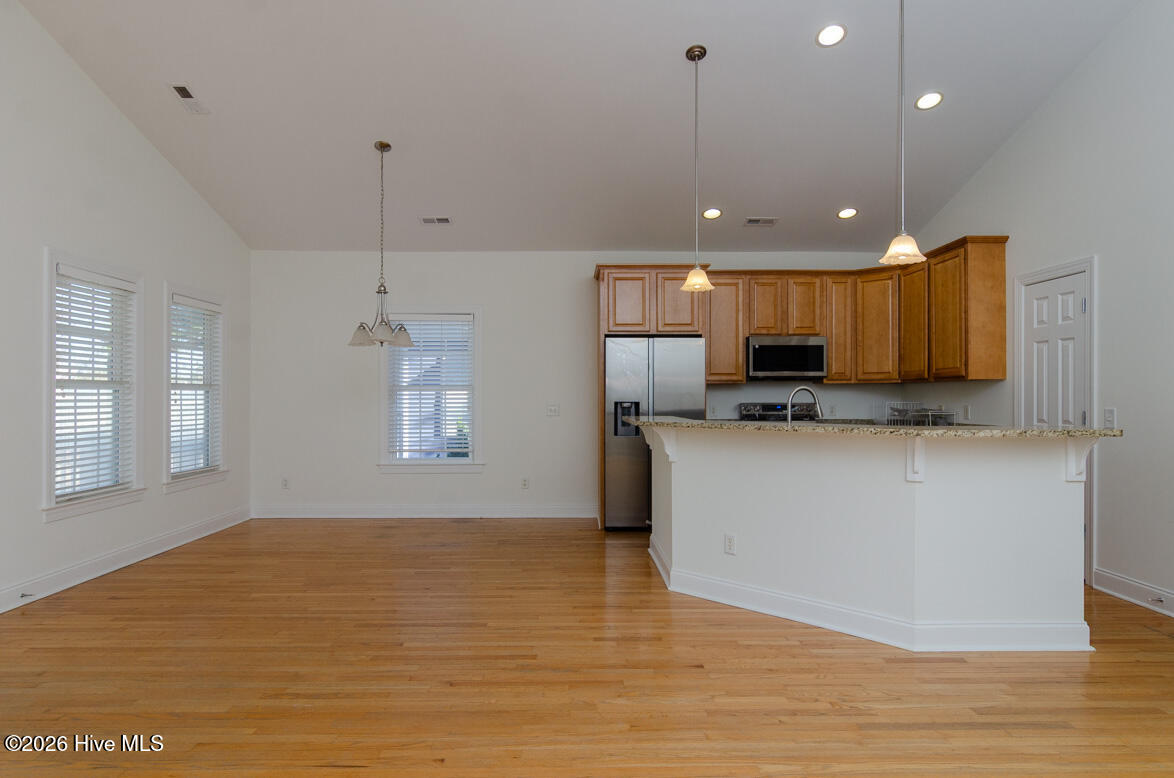 100534770 | Photo 17