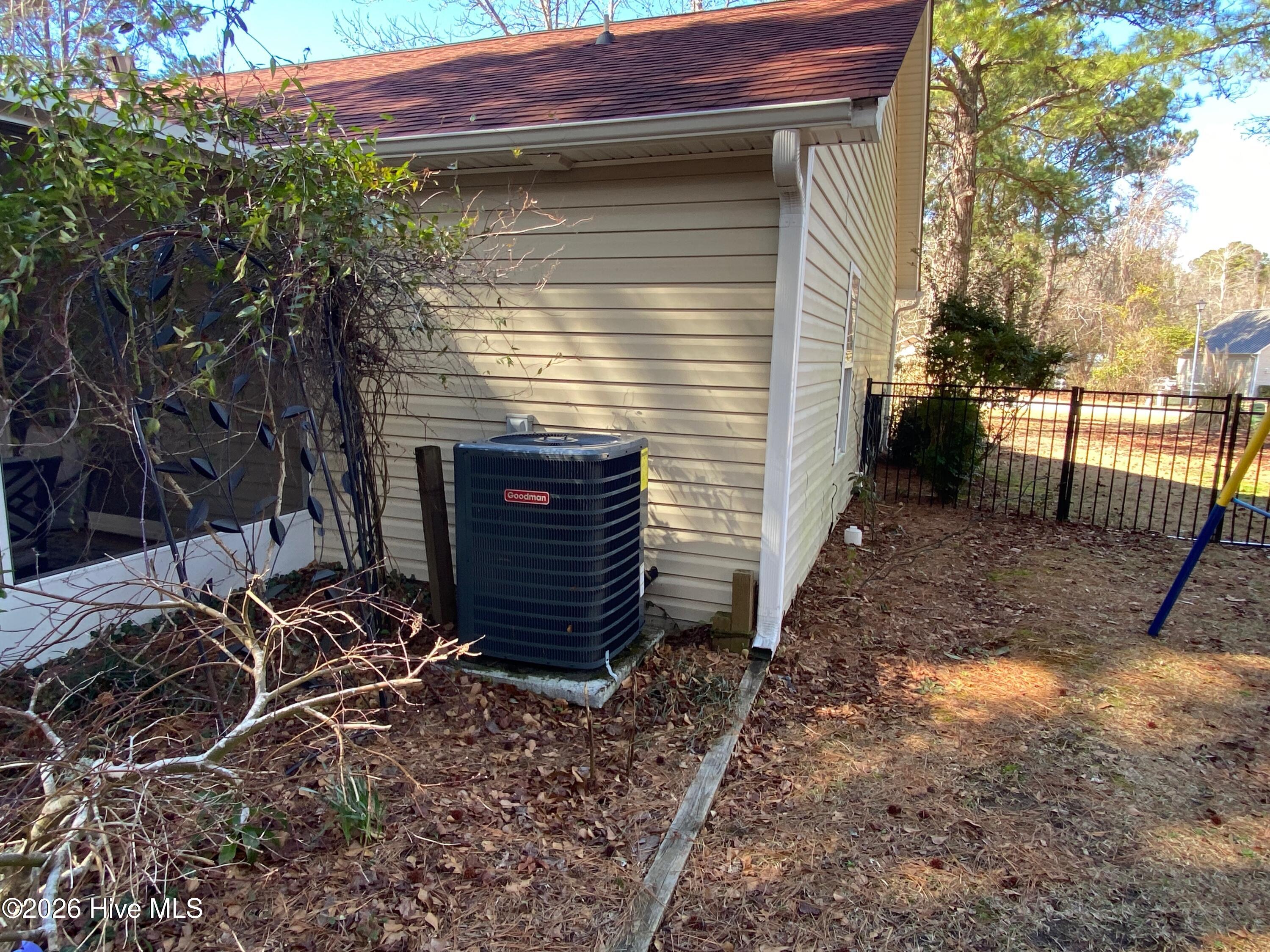 100555629 | Photo 11