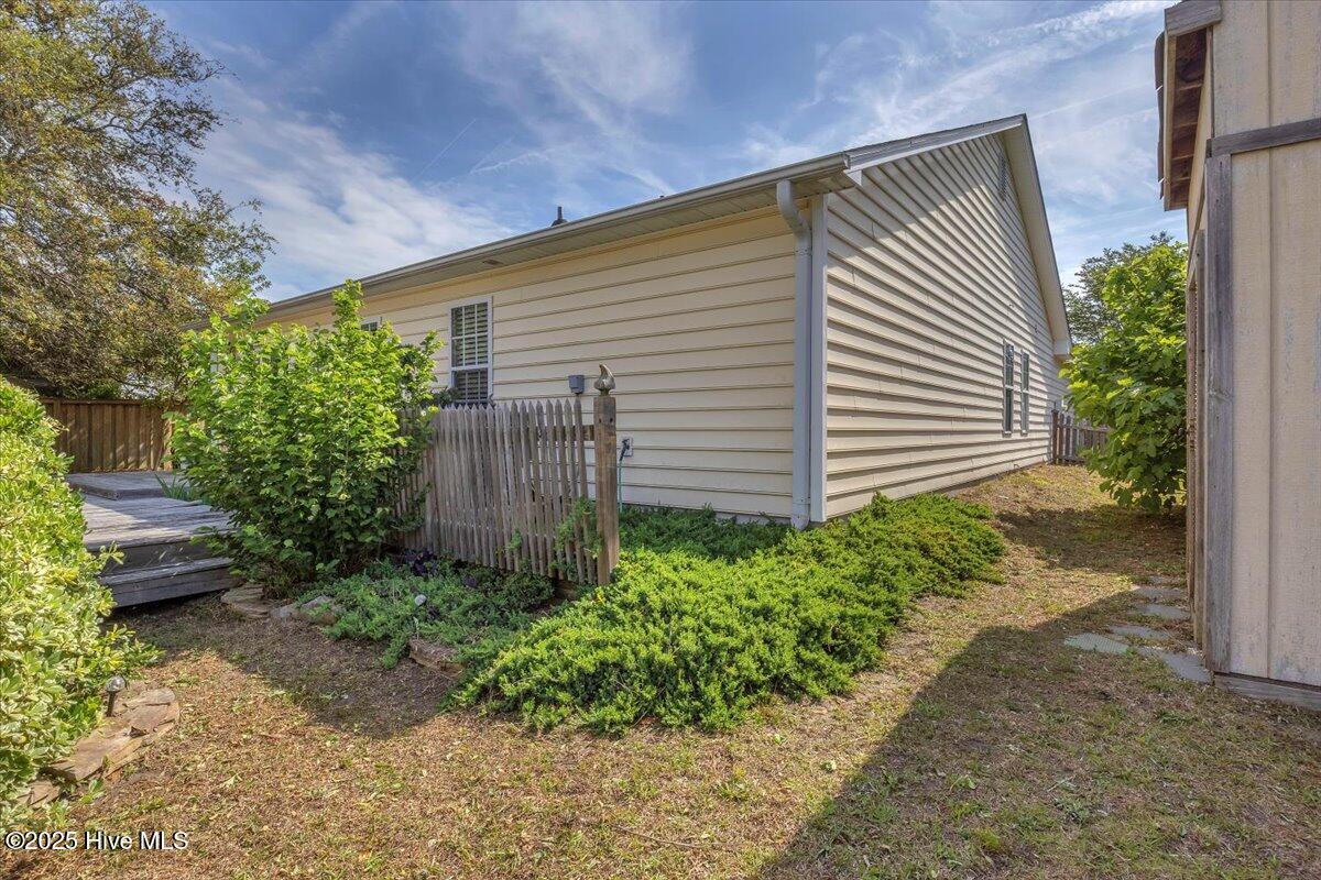 100549316 | Photo 22