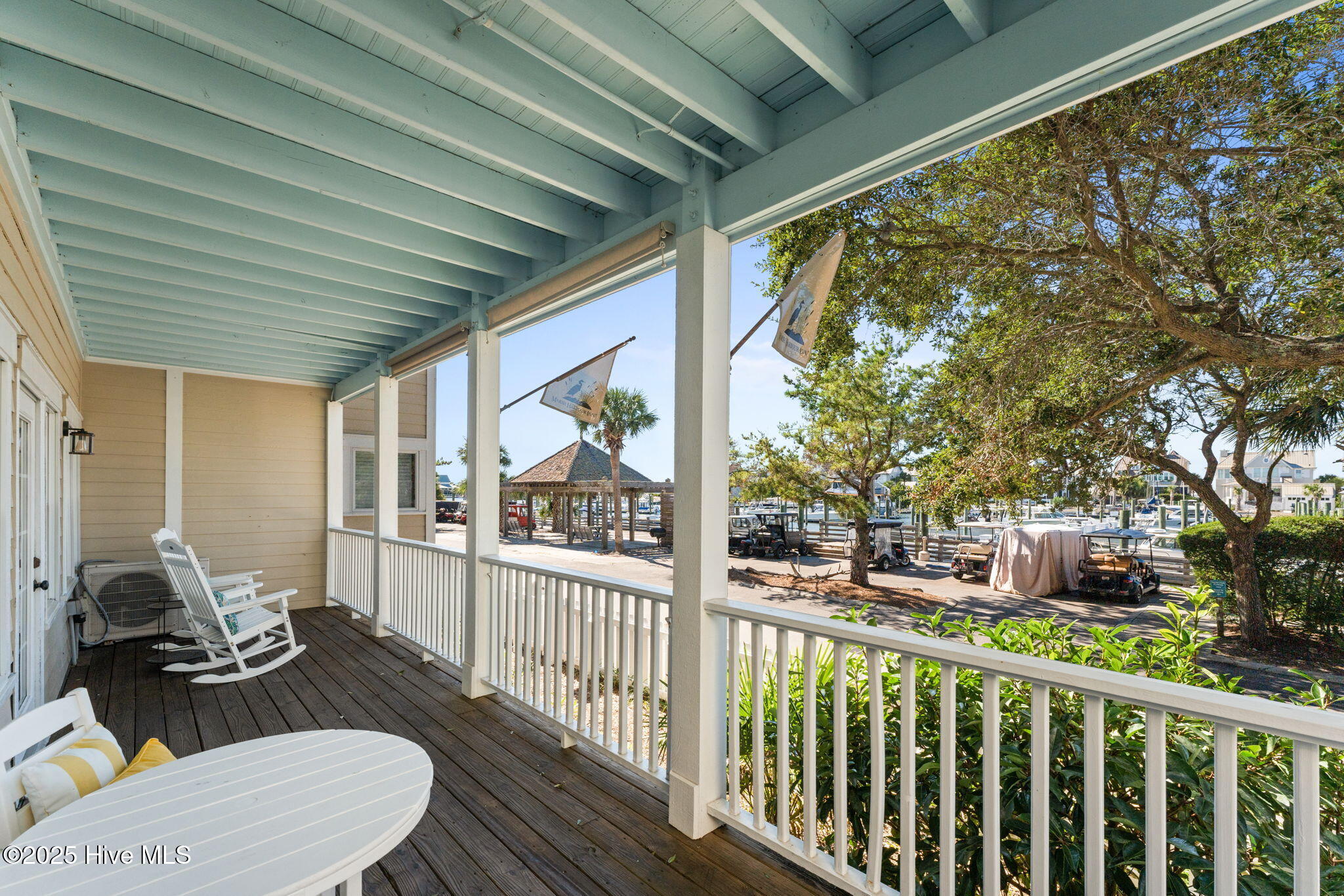 100510099 | Photo 34