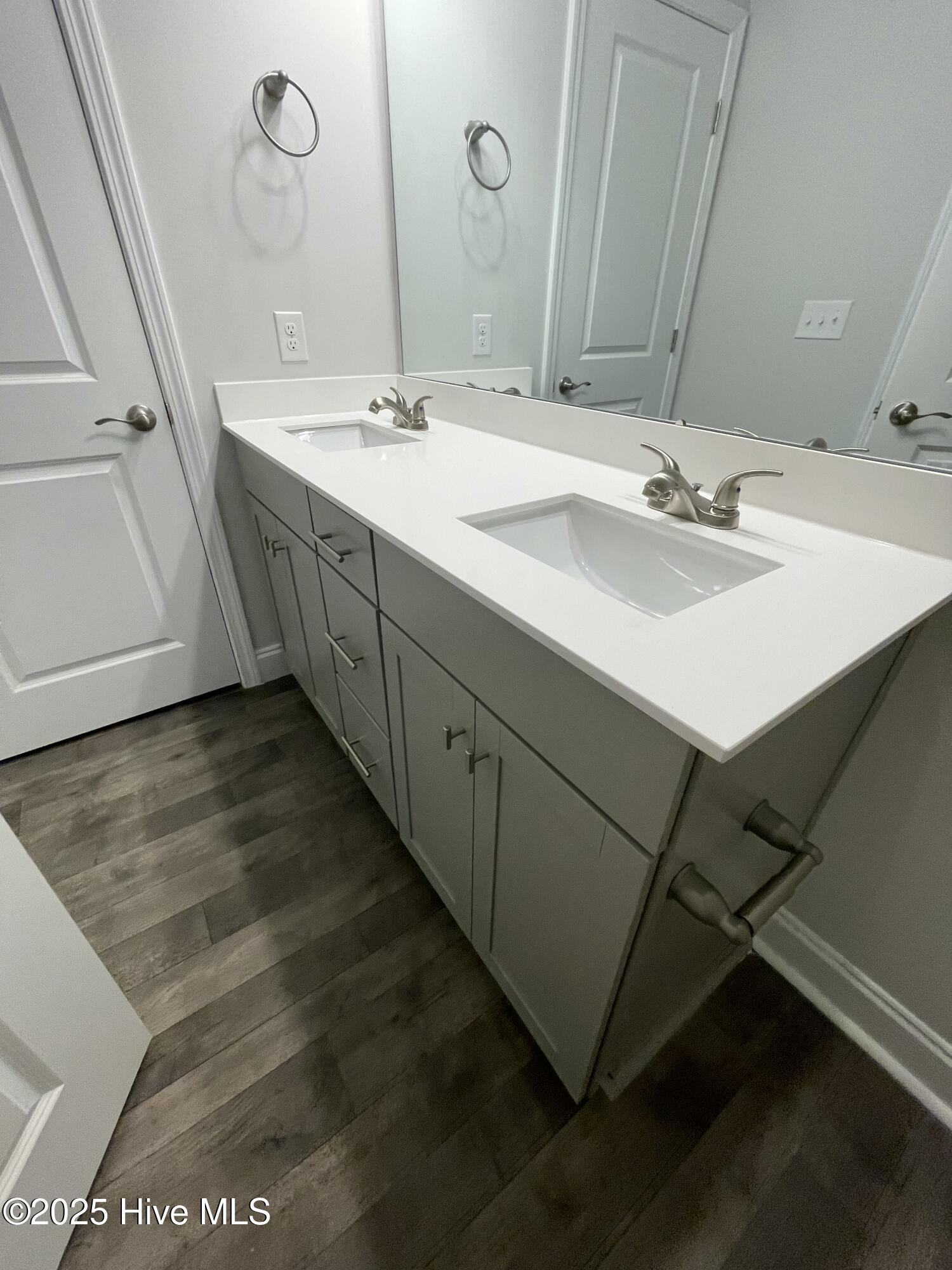 100425636 | Photo 40