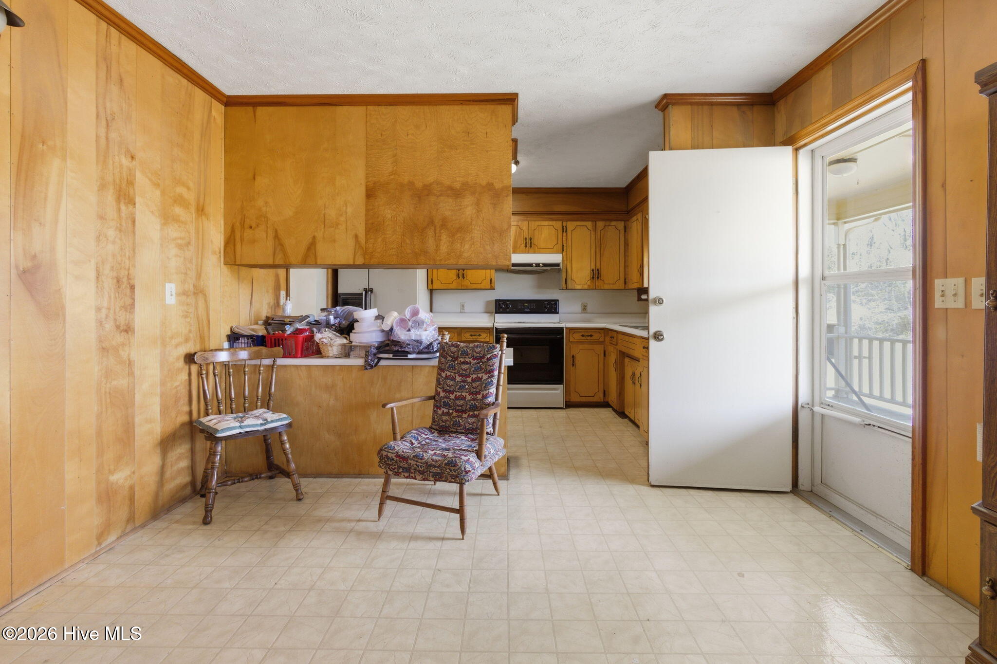 100564416 | Photo 16