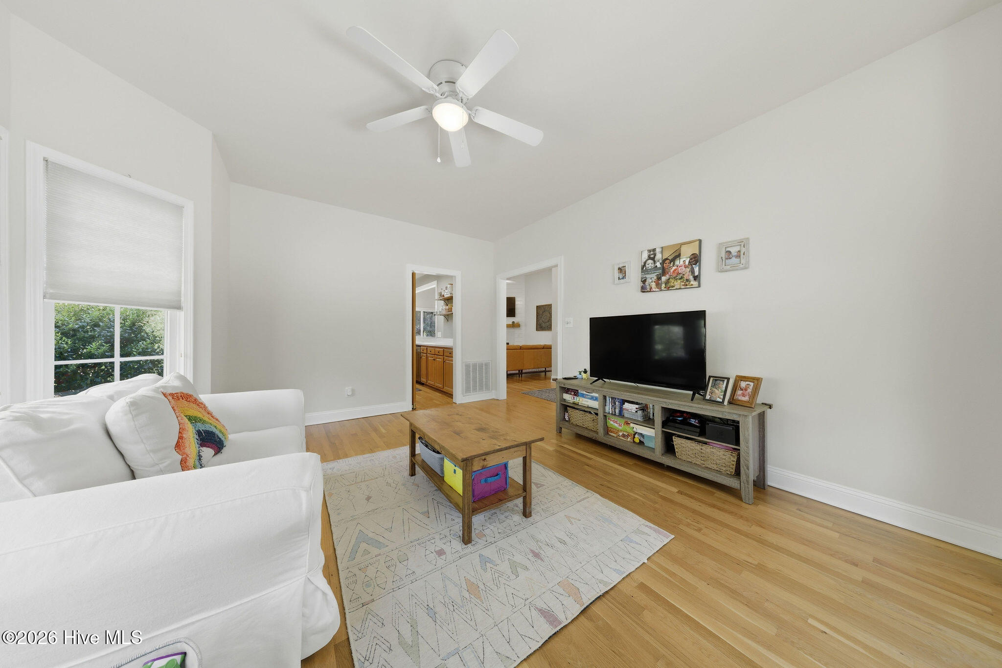 100565672 | Photo 26