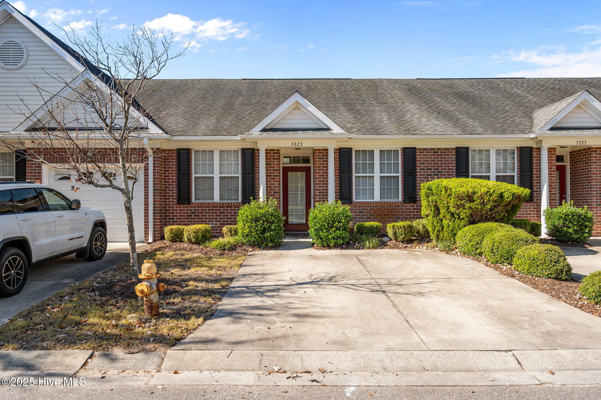 100540244 | Photo 40