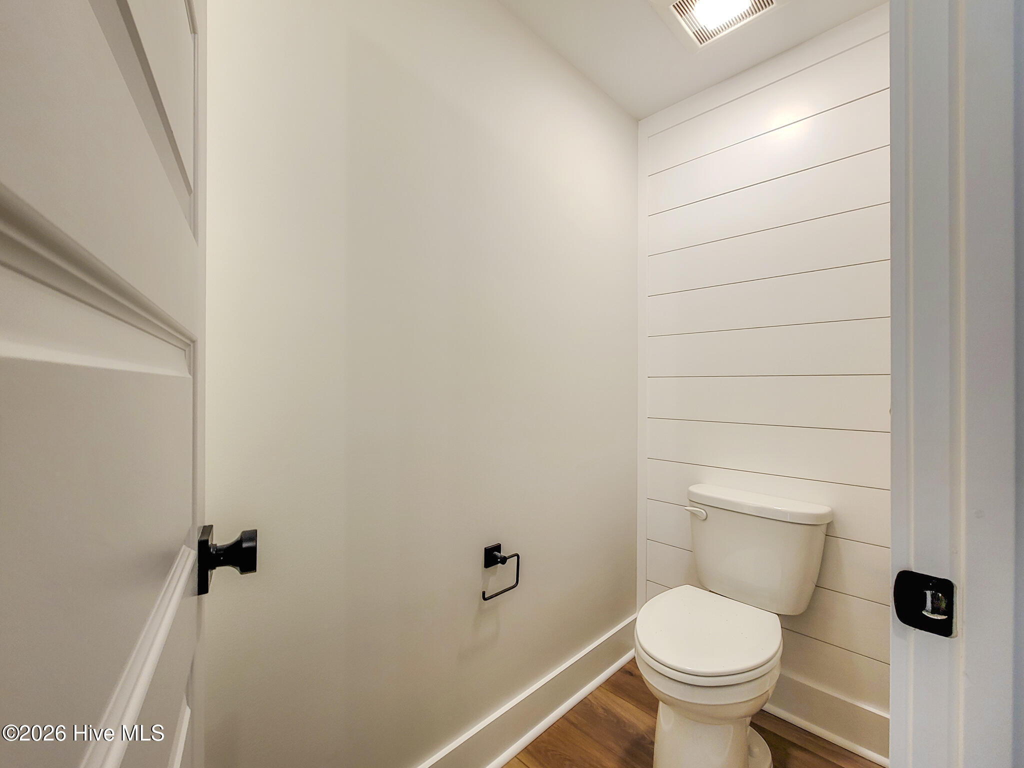 100553642 | Photo 32