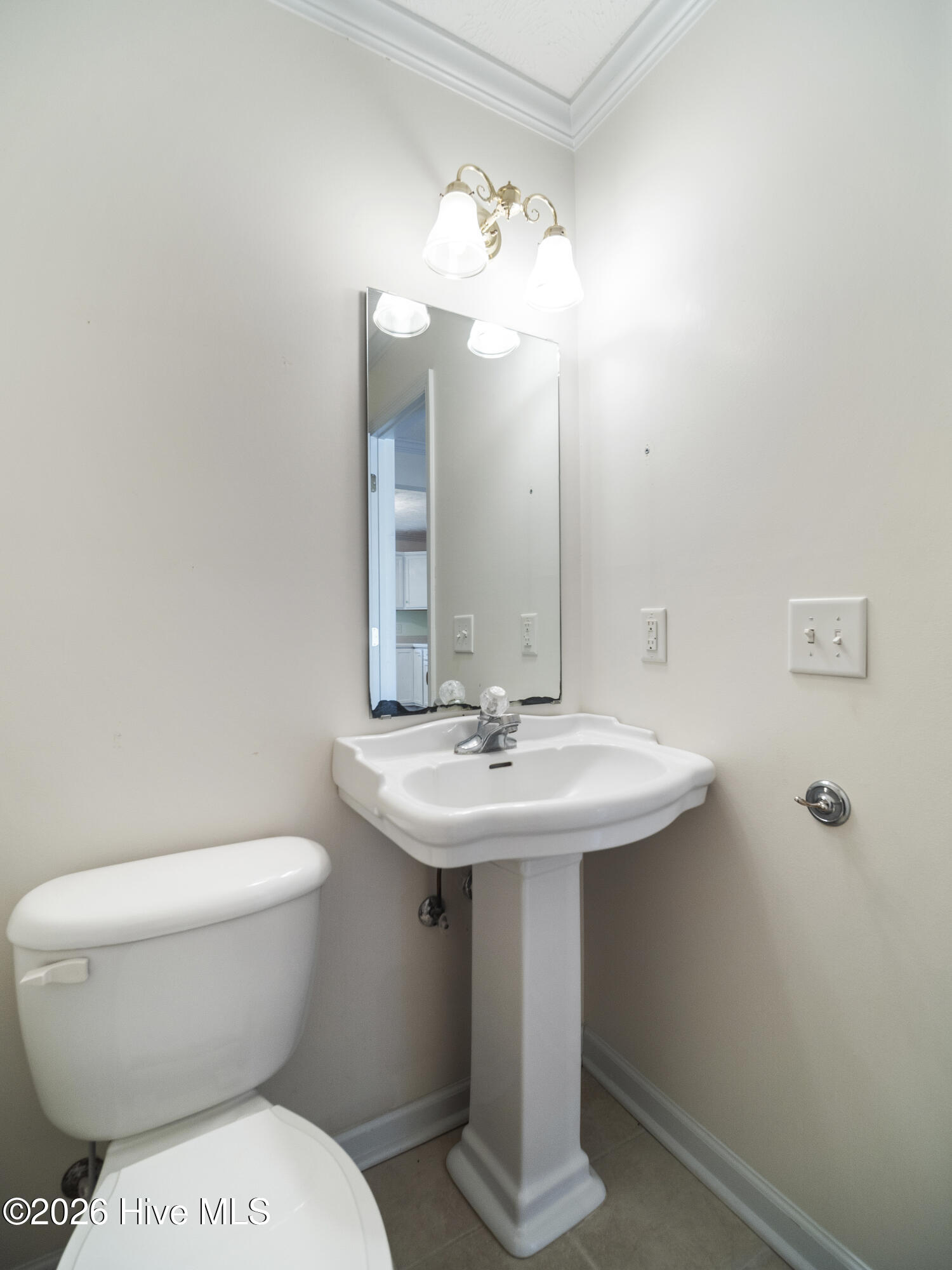 100570640 | Photo 25