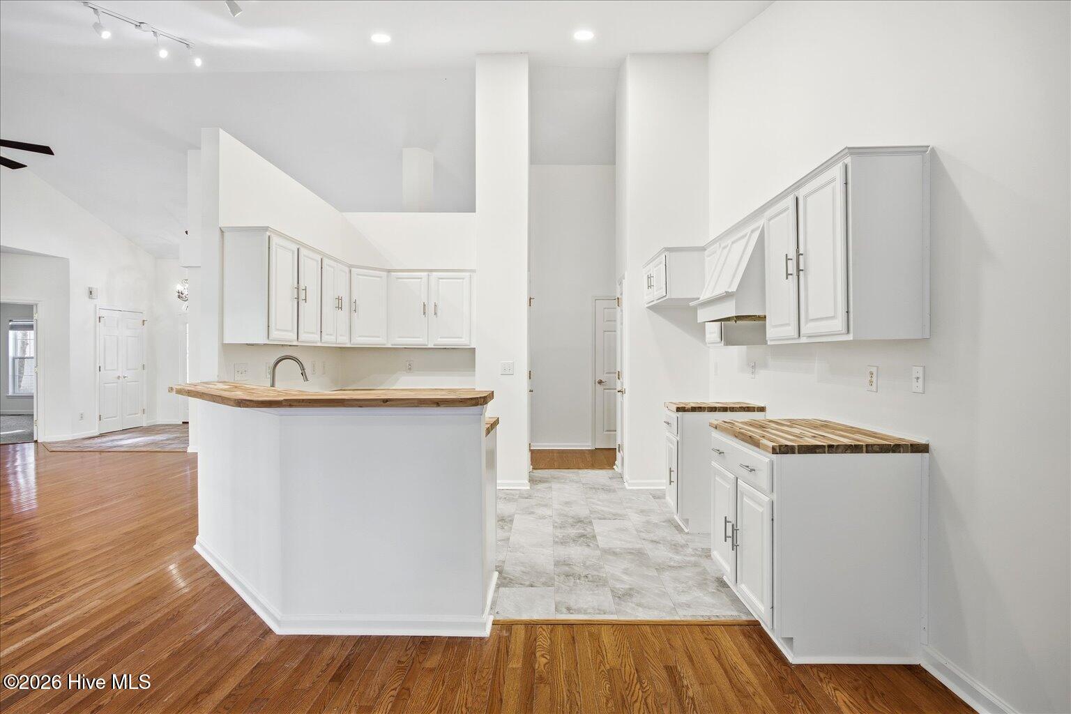 100548784 | Photo 17