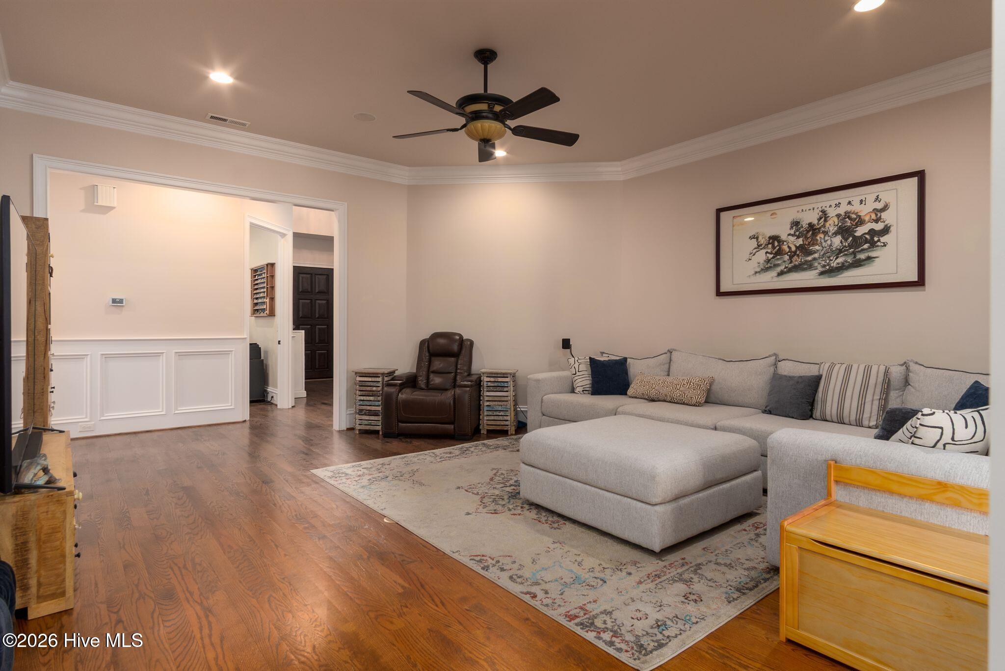 100556327 | Photo 16