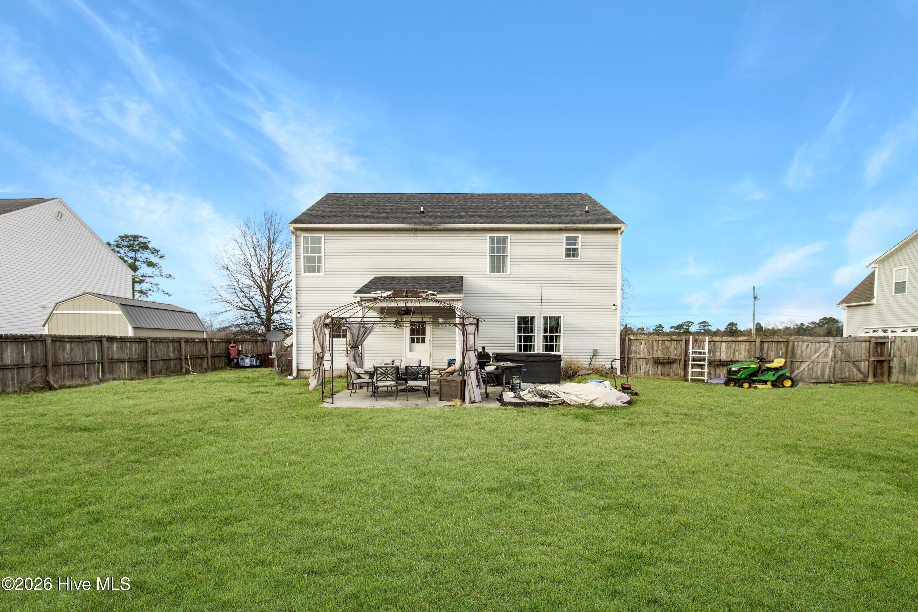 100547353 | Photo 30