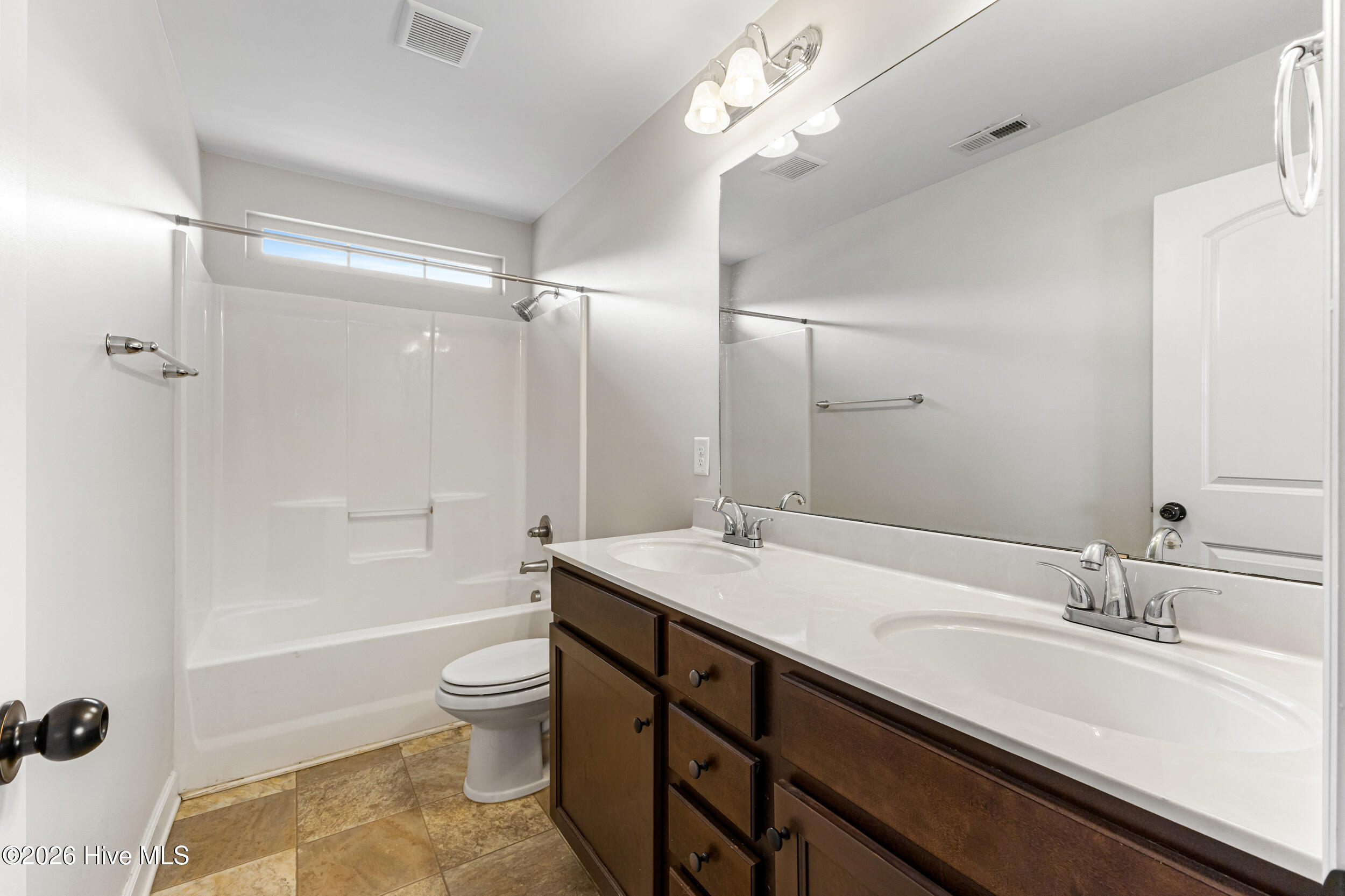 100563533 | Photo 21