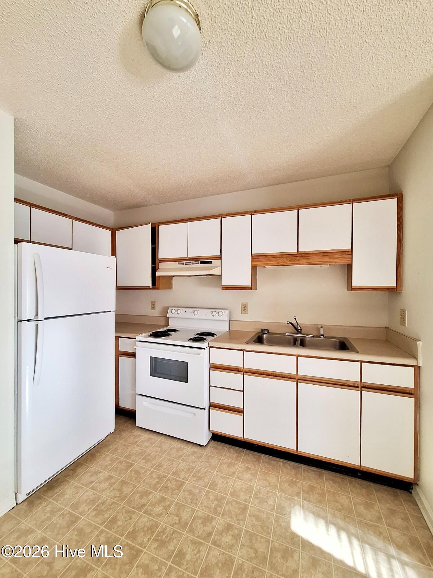 Caldwell Court 3005-16 (3)