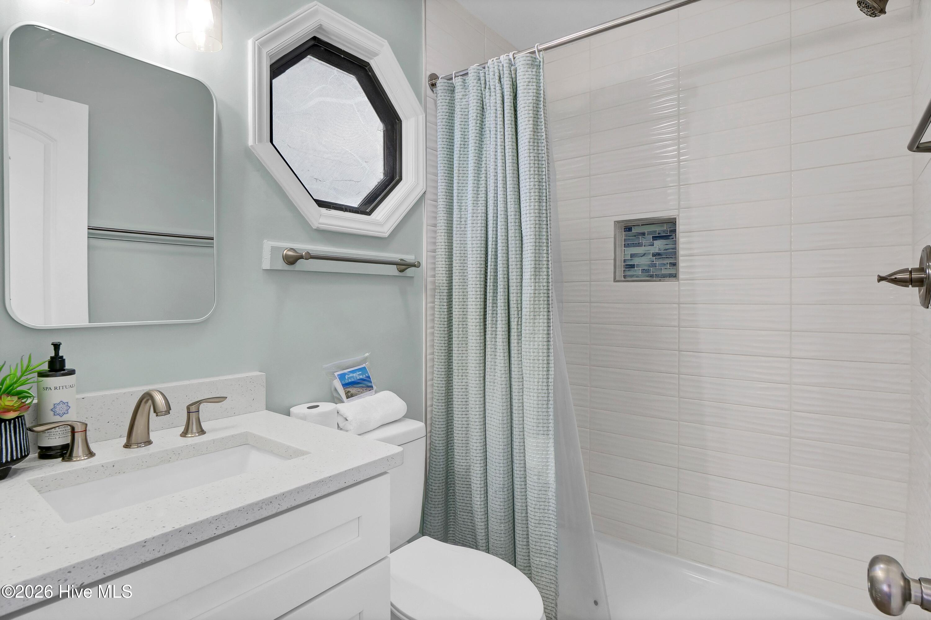 100556250 | Photo 22