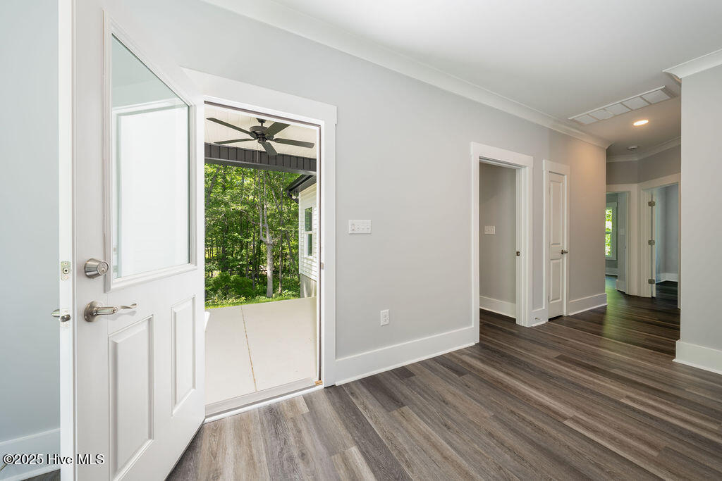 100560439 | Photo 16