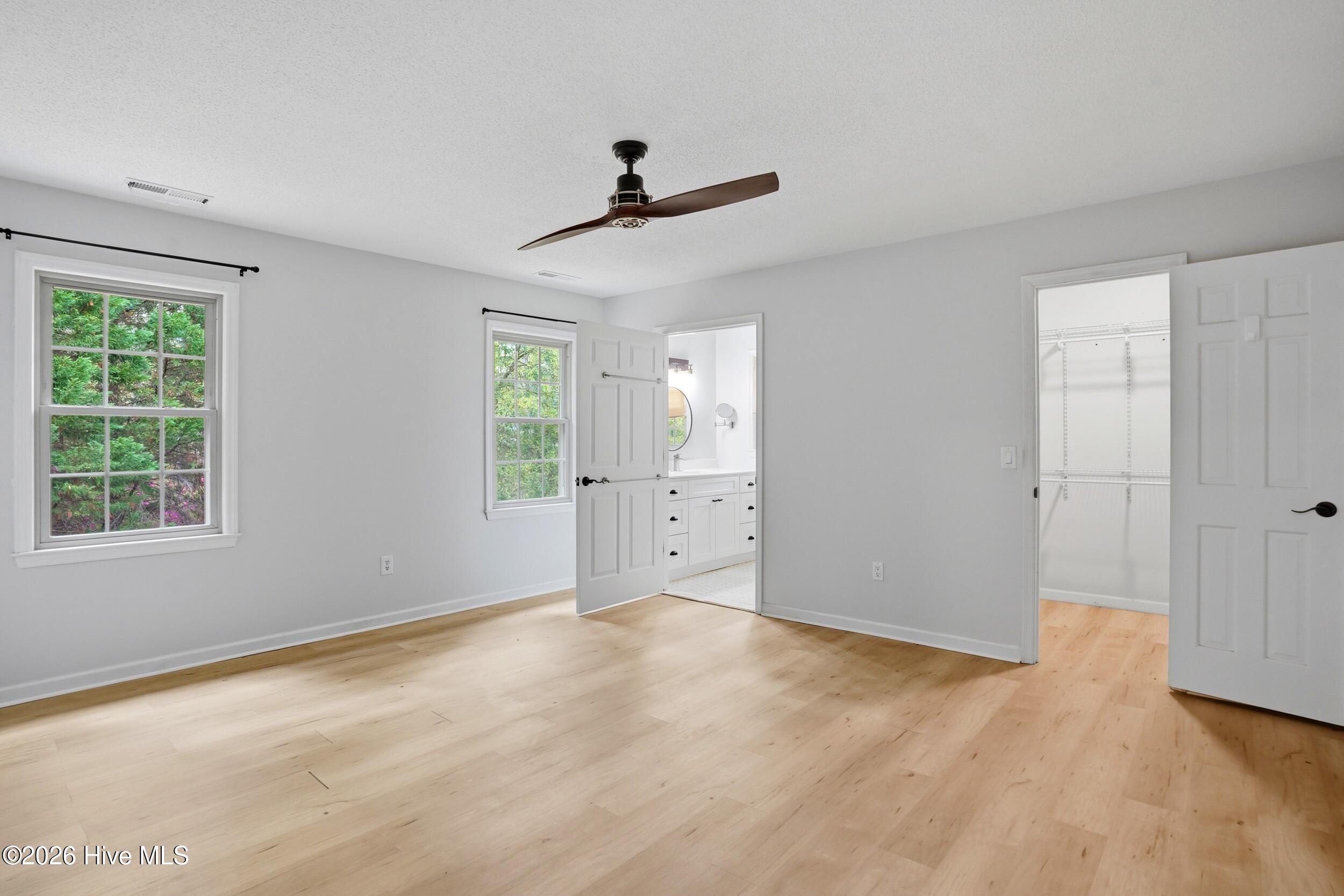 100565910 | Photo 22