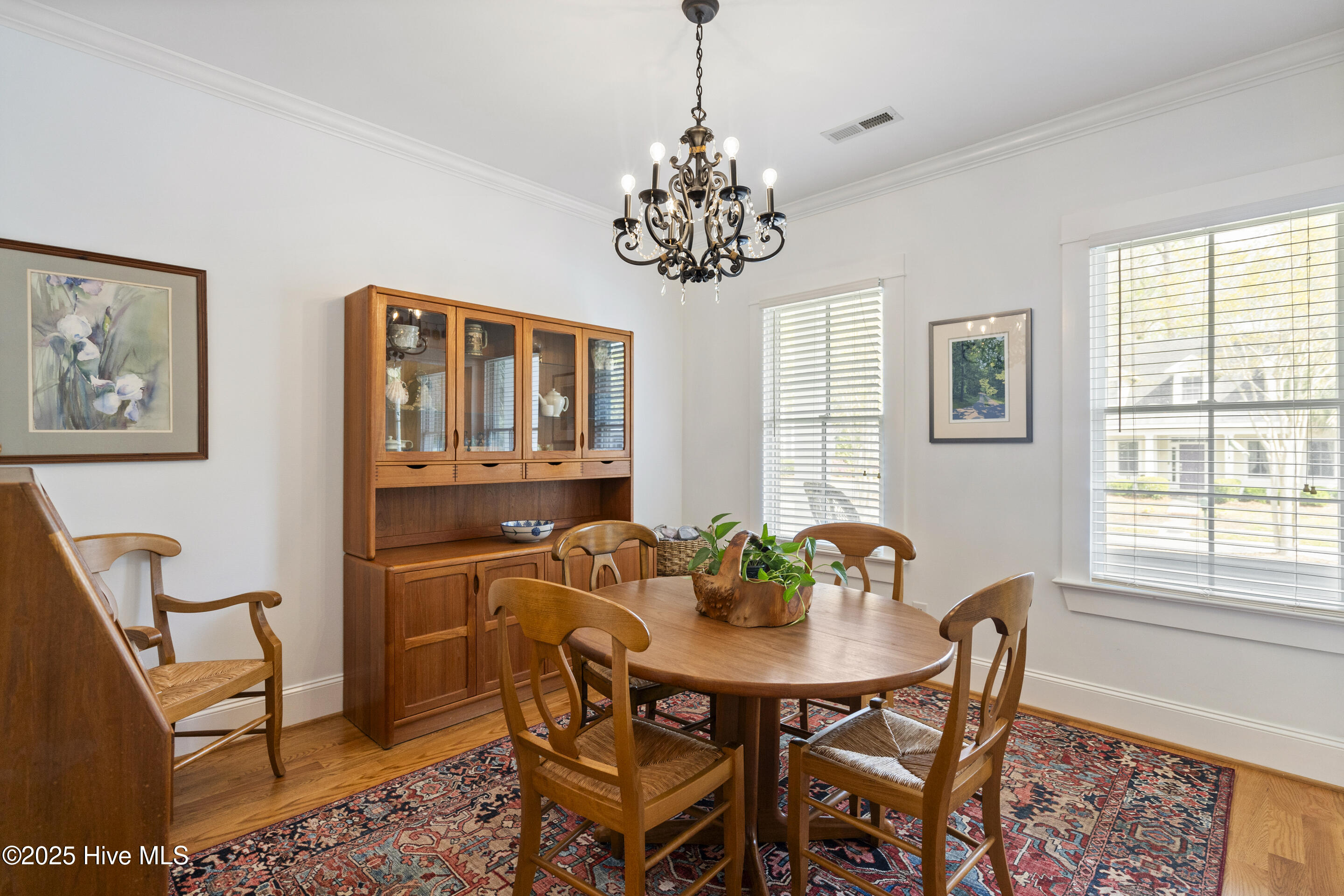 100545789 | Photo 16