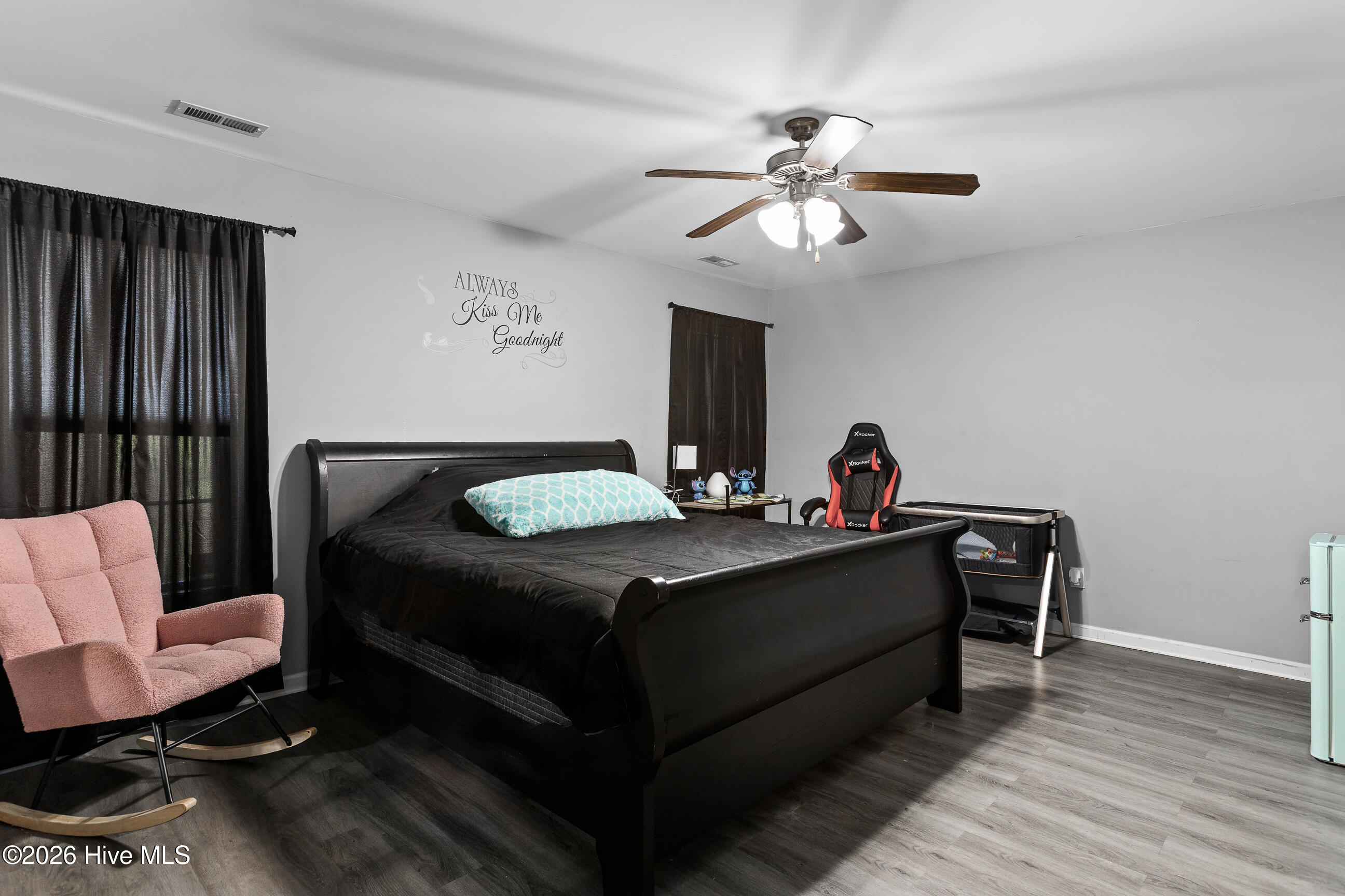 100556094 | Photo 19