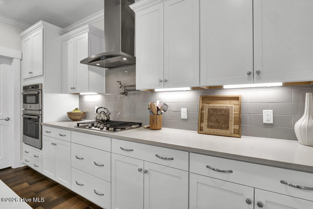 100558129 | Photo 22