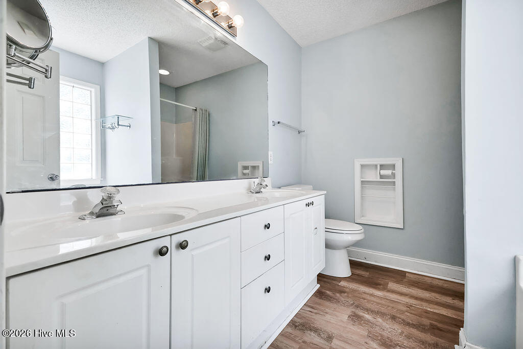 100560710 | Photo 29