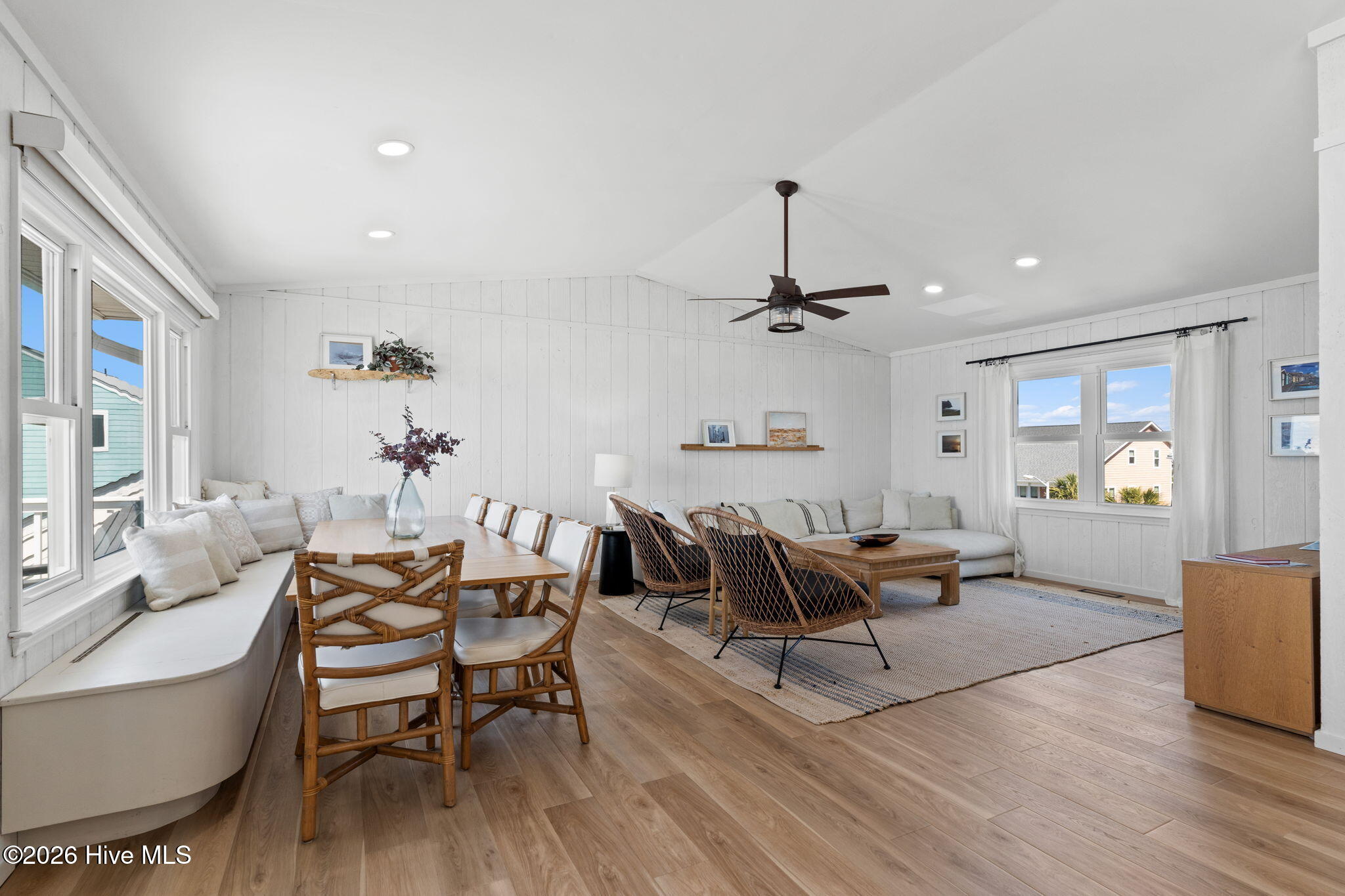 100567694 | Photo 25