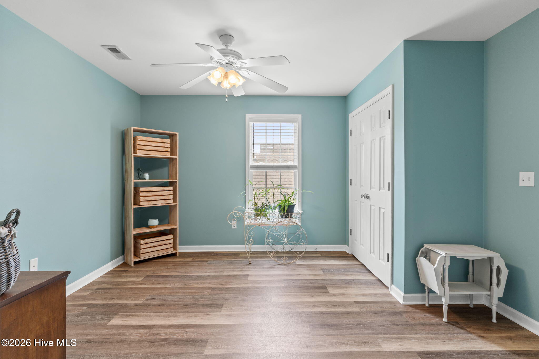 100560273 | Photo 18