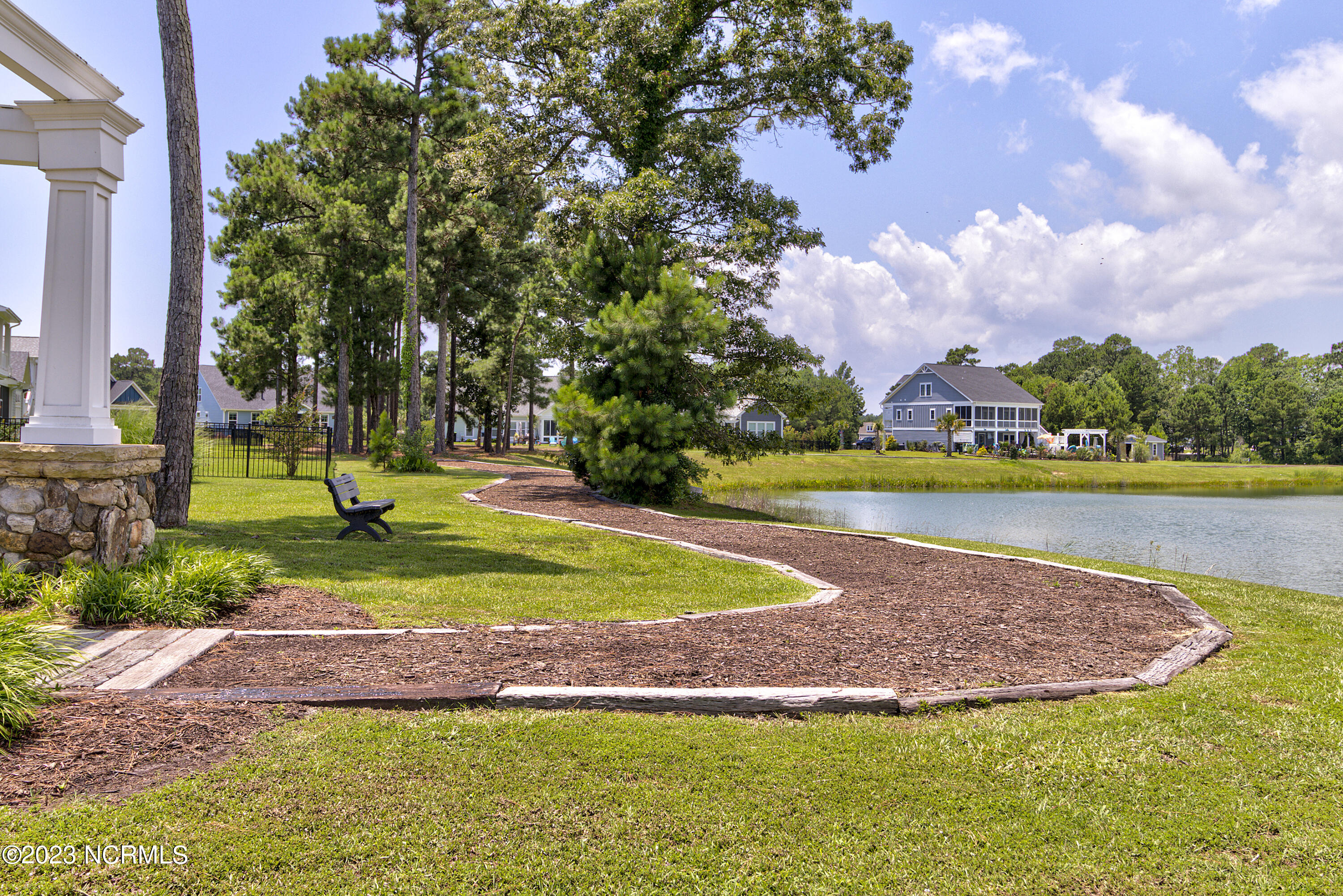 100562014 | Photo 11