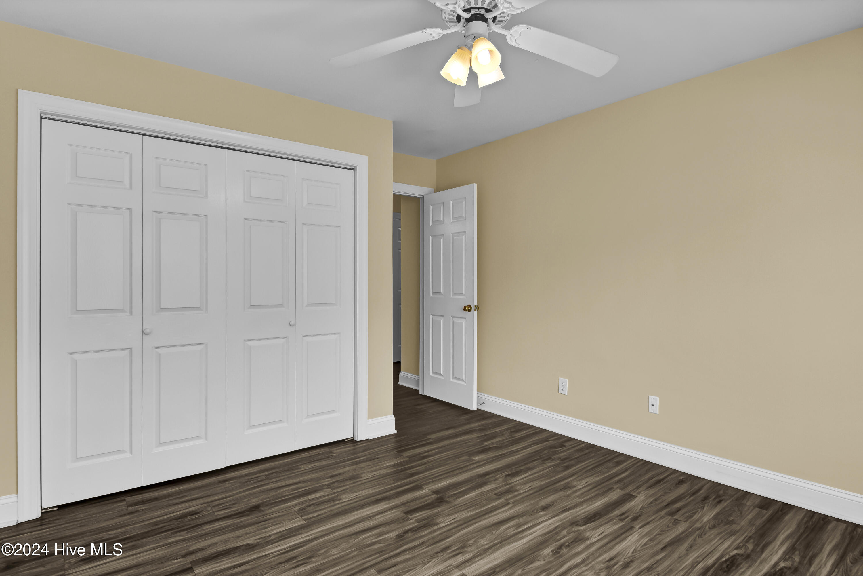 100558225 | Photo 26