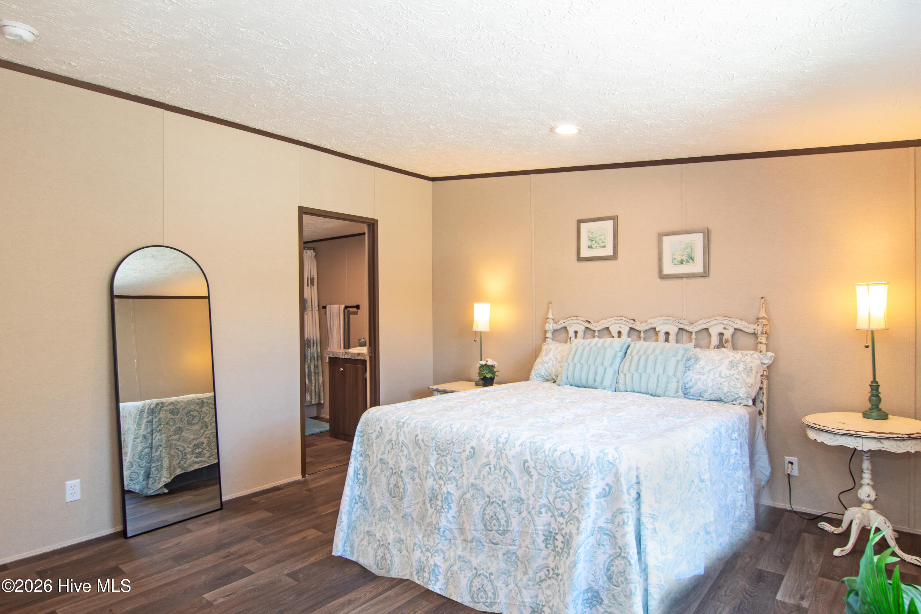 100563210 | Photo 17