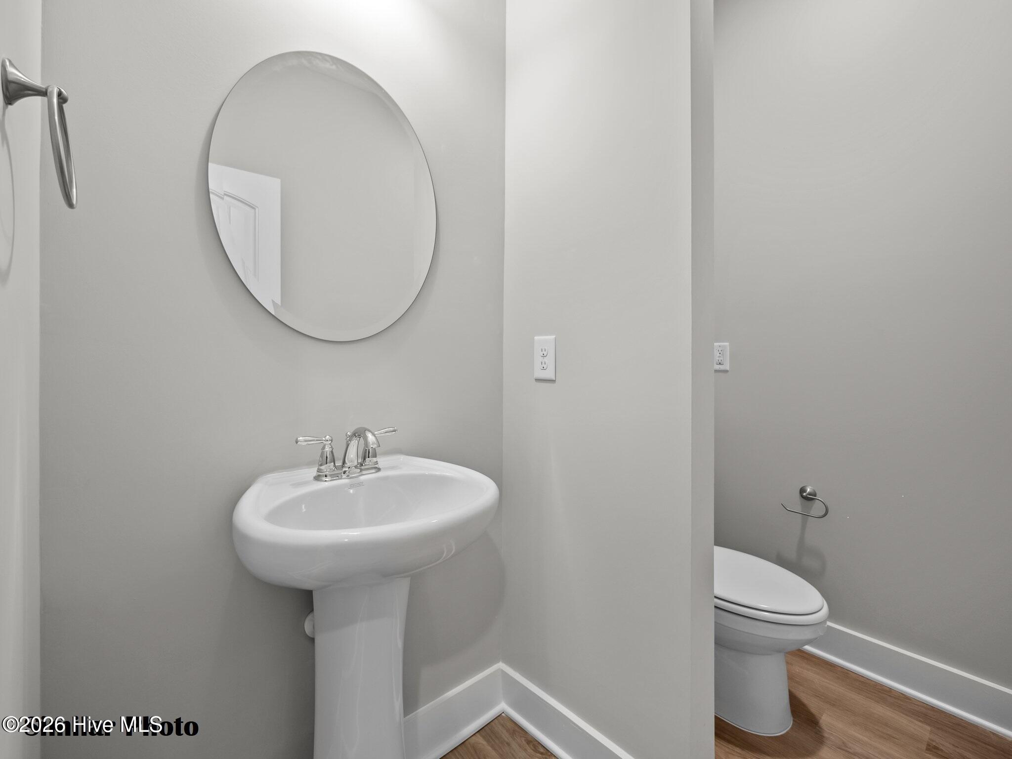 100563790 | Photo 24