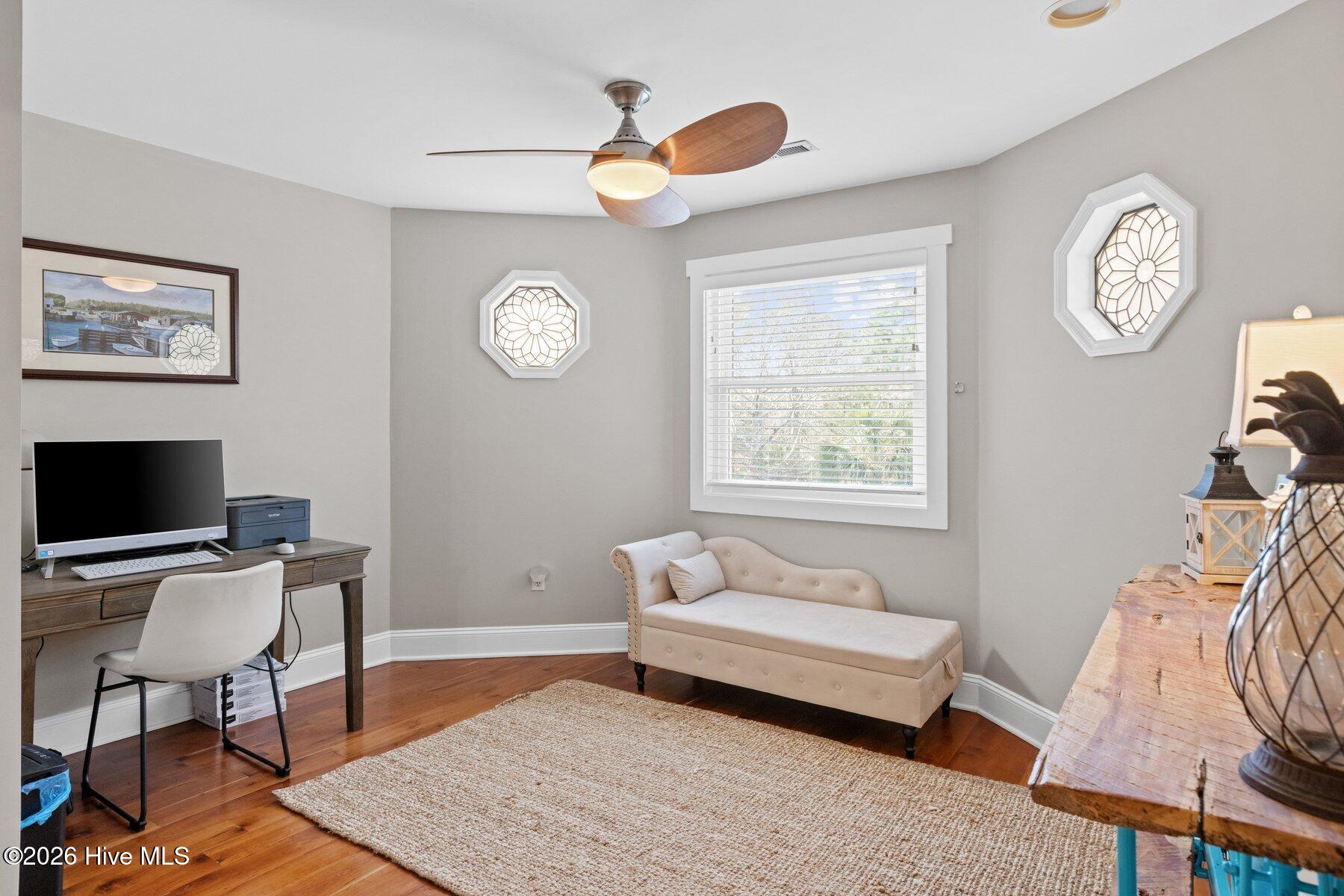 100559463 | Photo 36