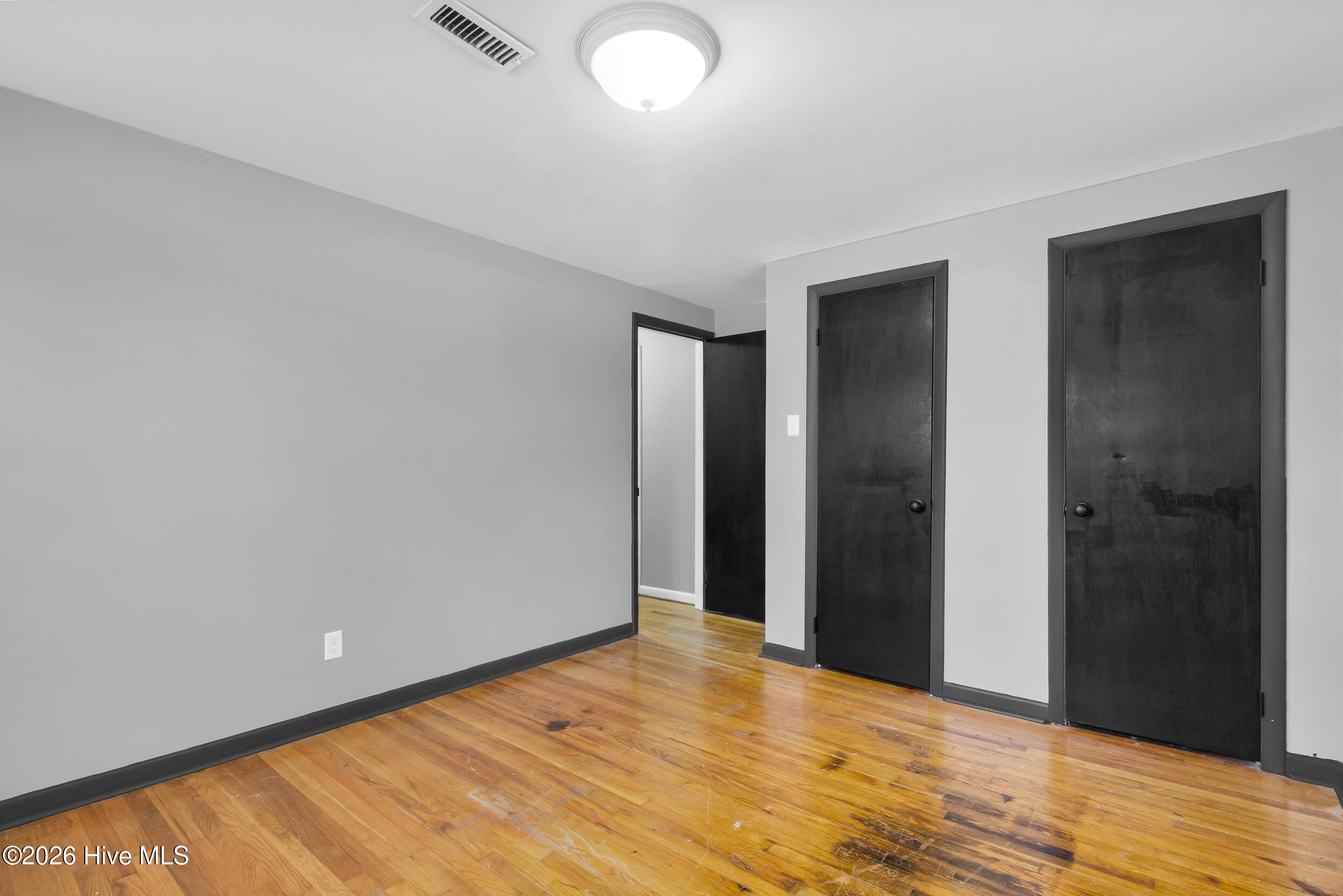 100547330 | Photo 27