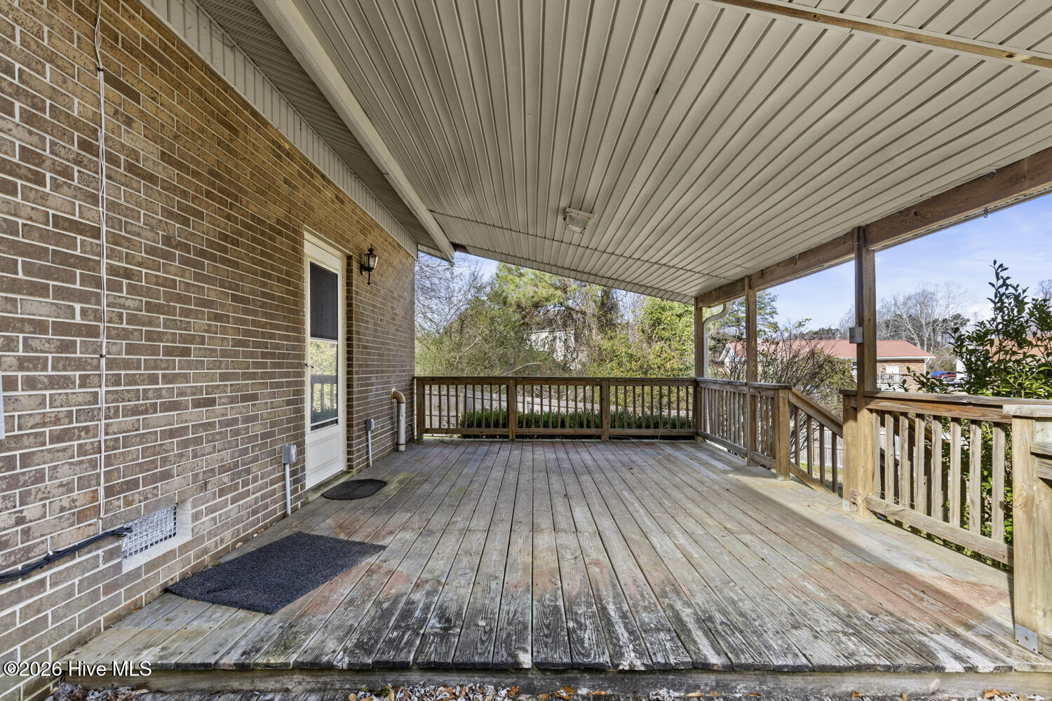 100548988 | Photo 21