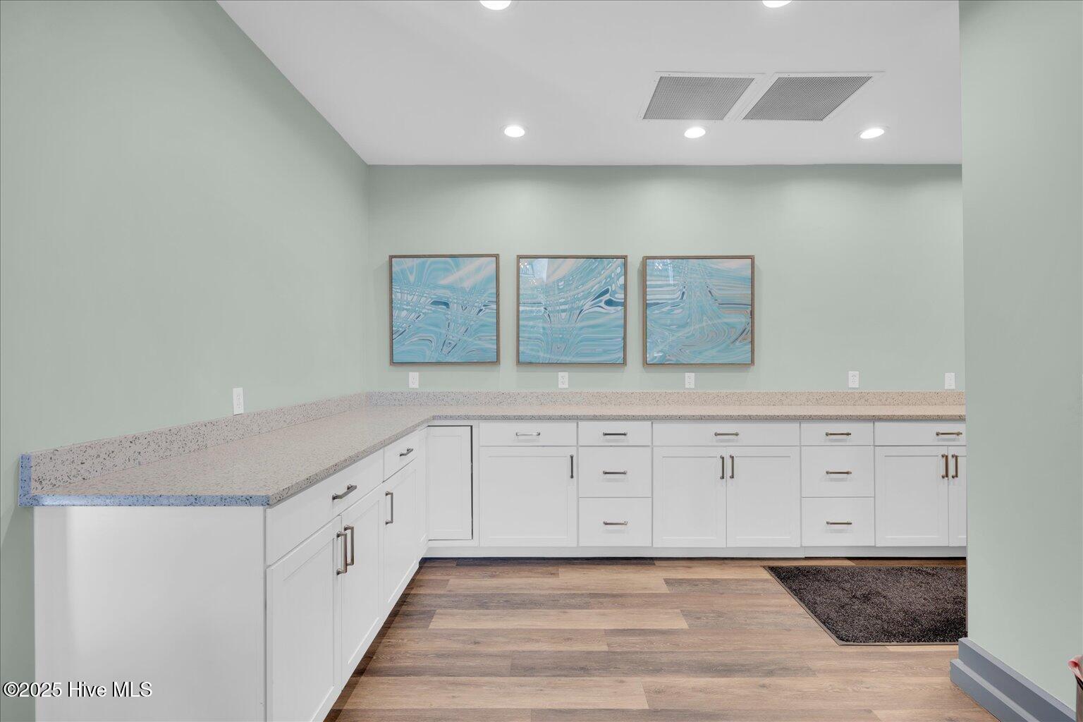 100554957 | Photo 60