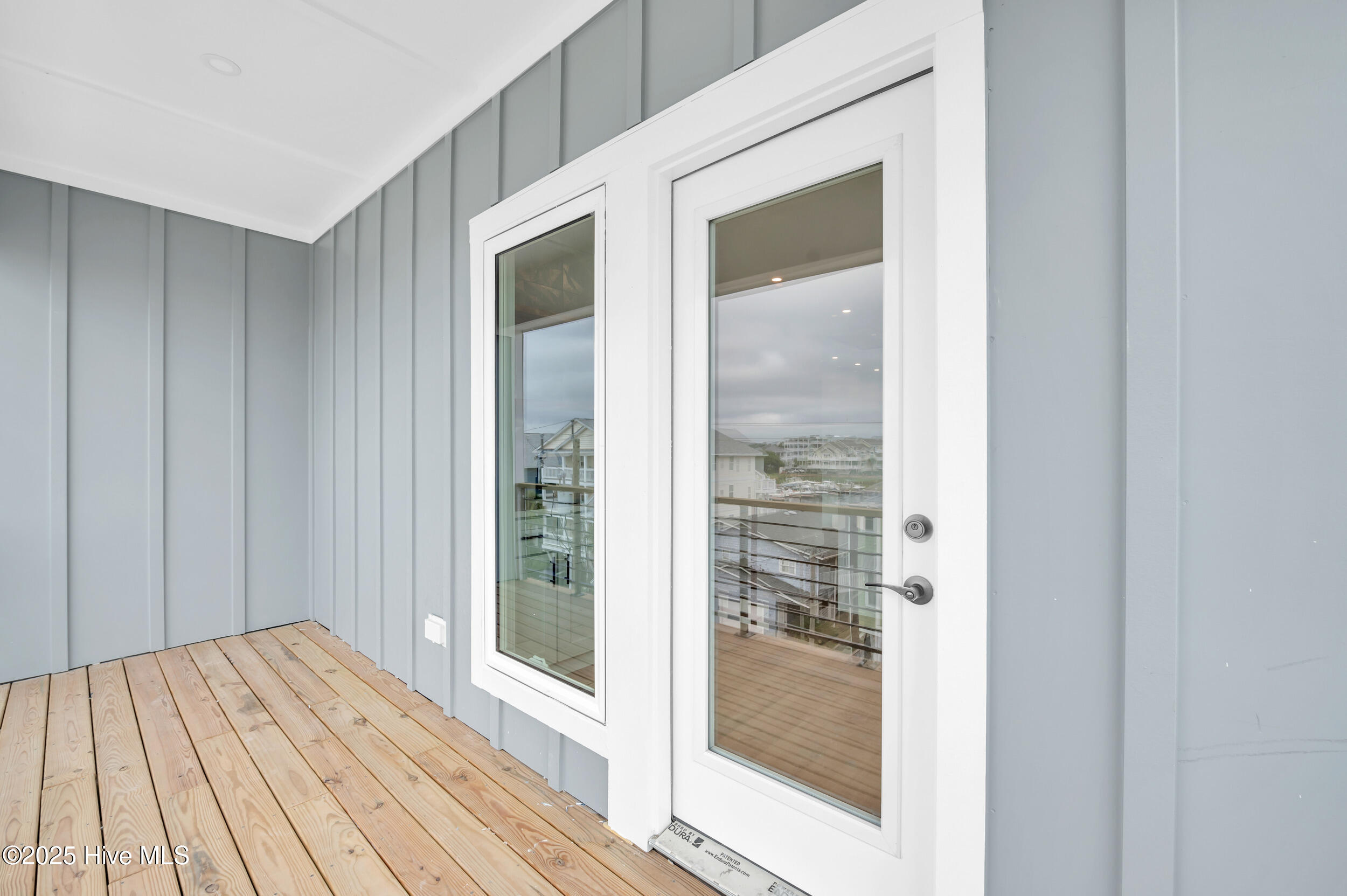 100509677 | Photo 45