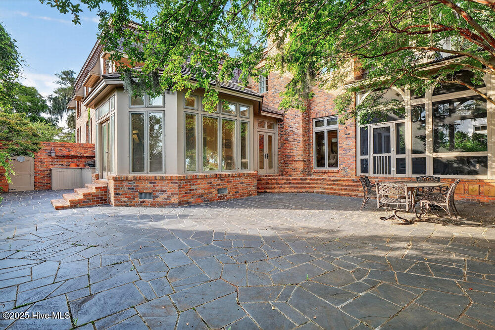 100544850 | Photo 12