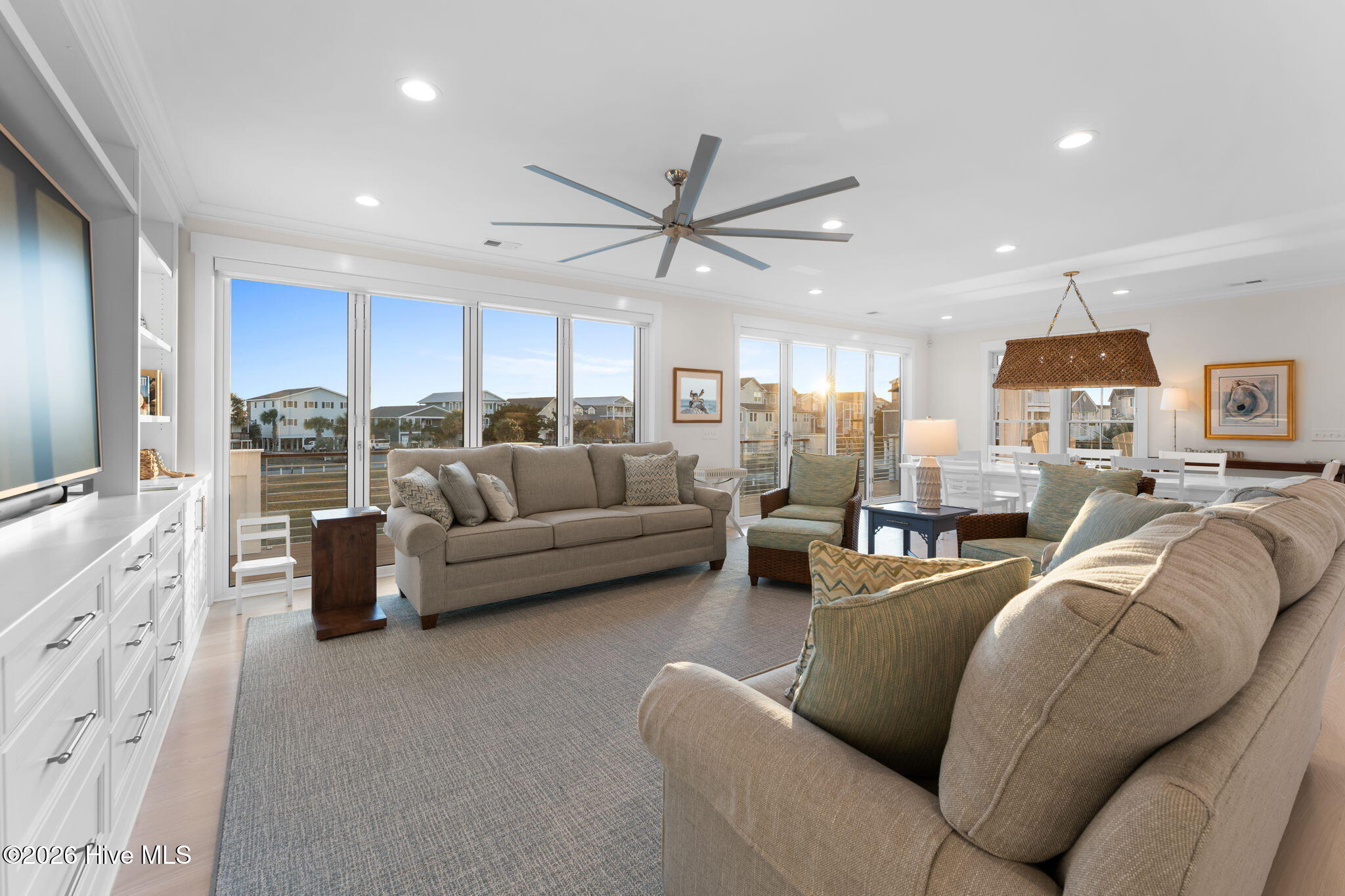 100550371 | Photo 24