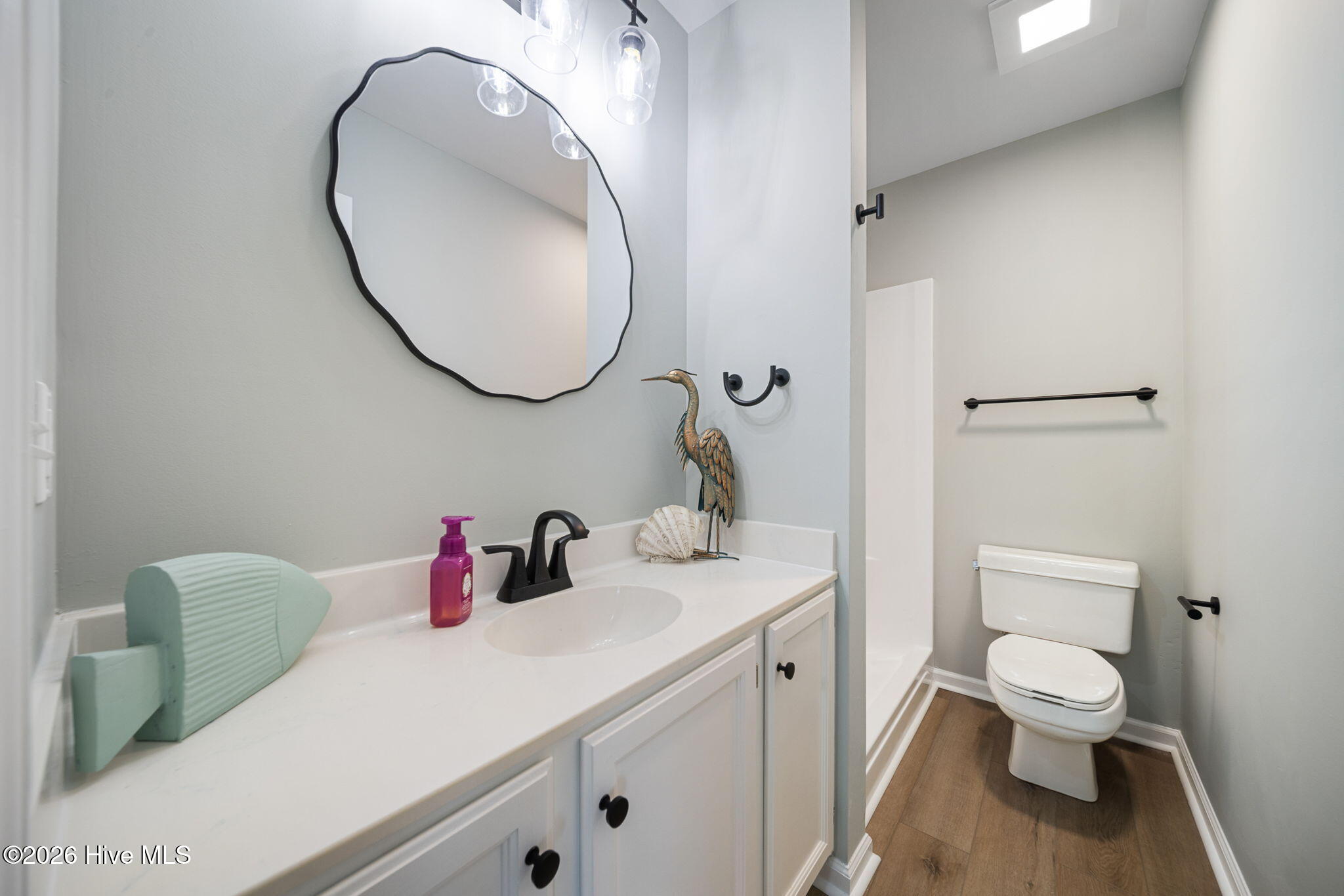 100557260 | Photo 40