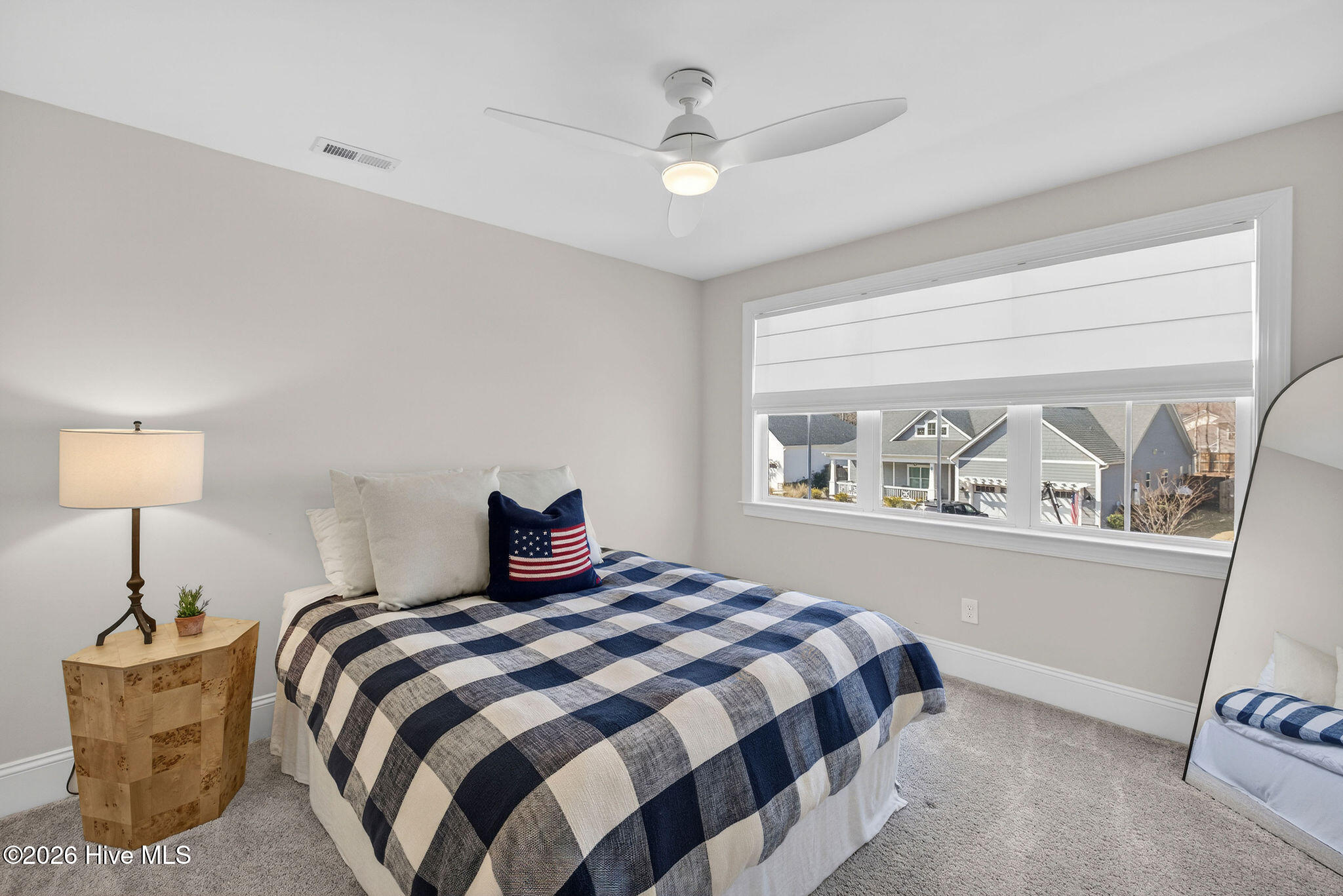 100558378 | Photo 40