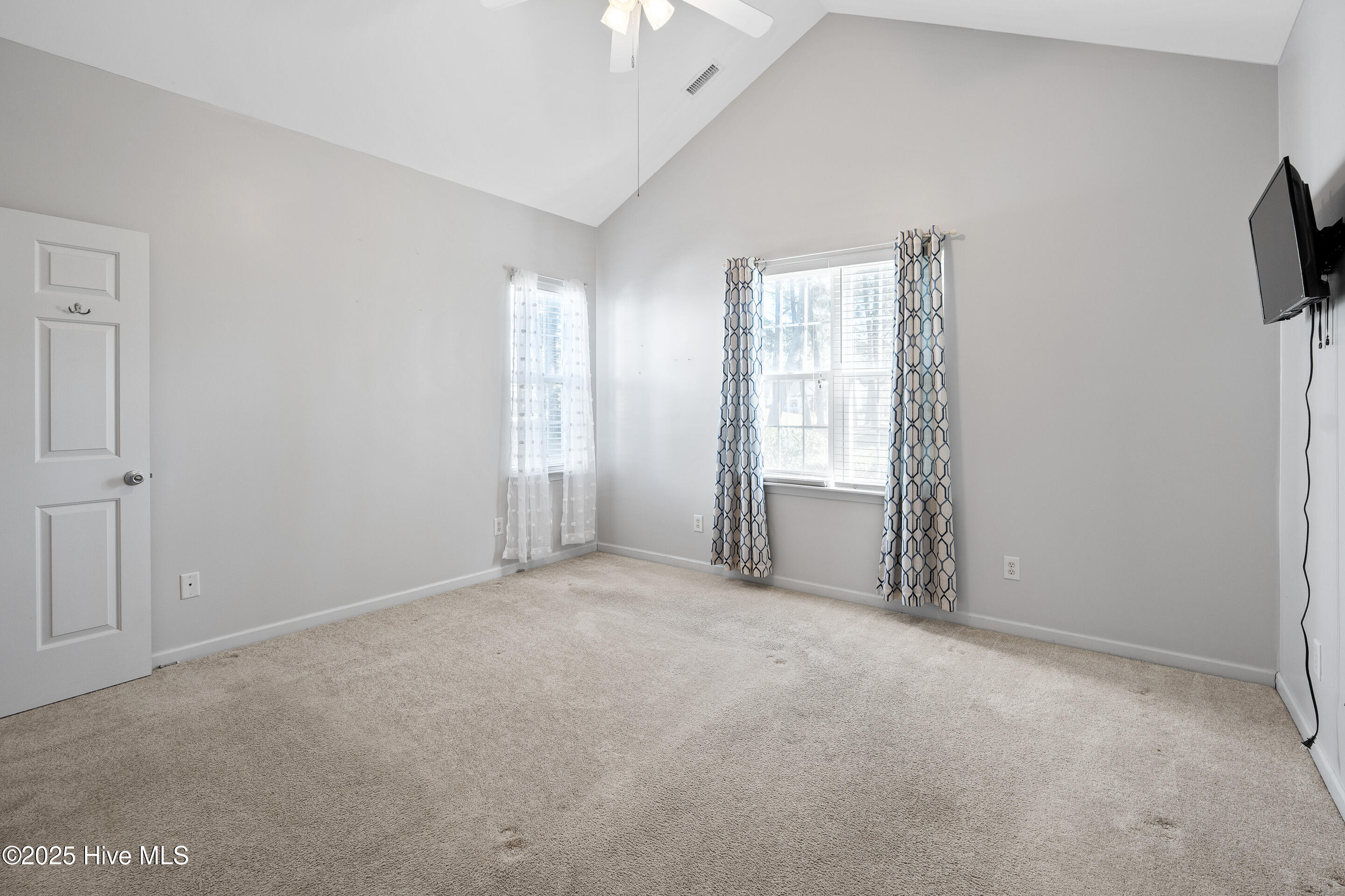 100540953 | Photo 17