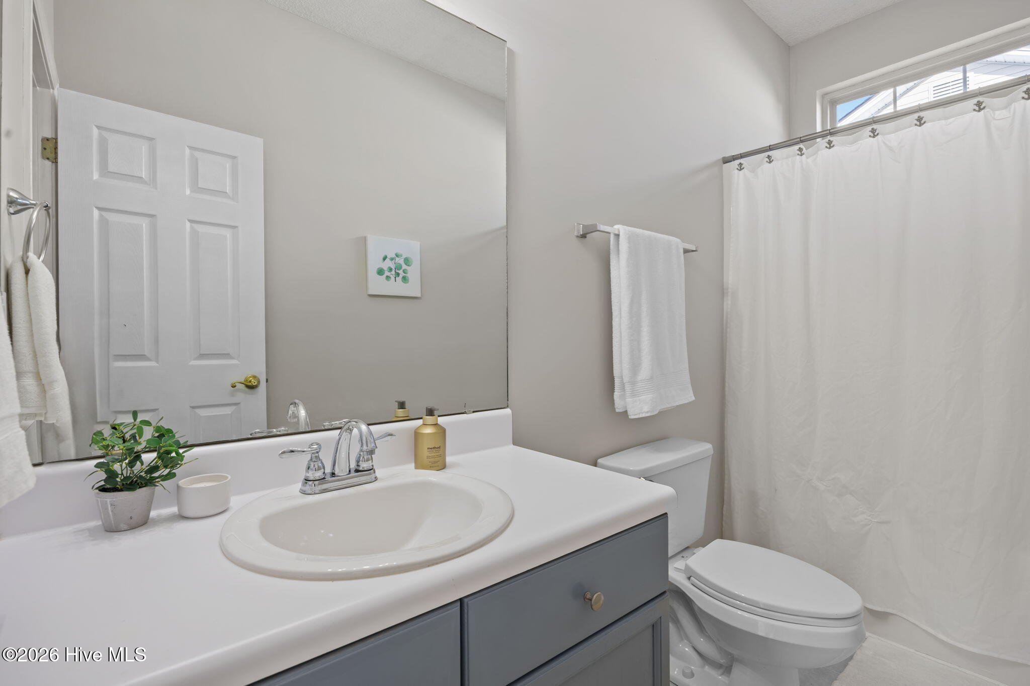 100557931 | Photo 23