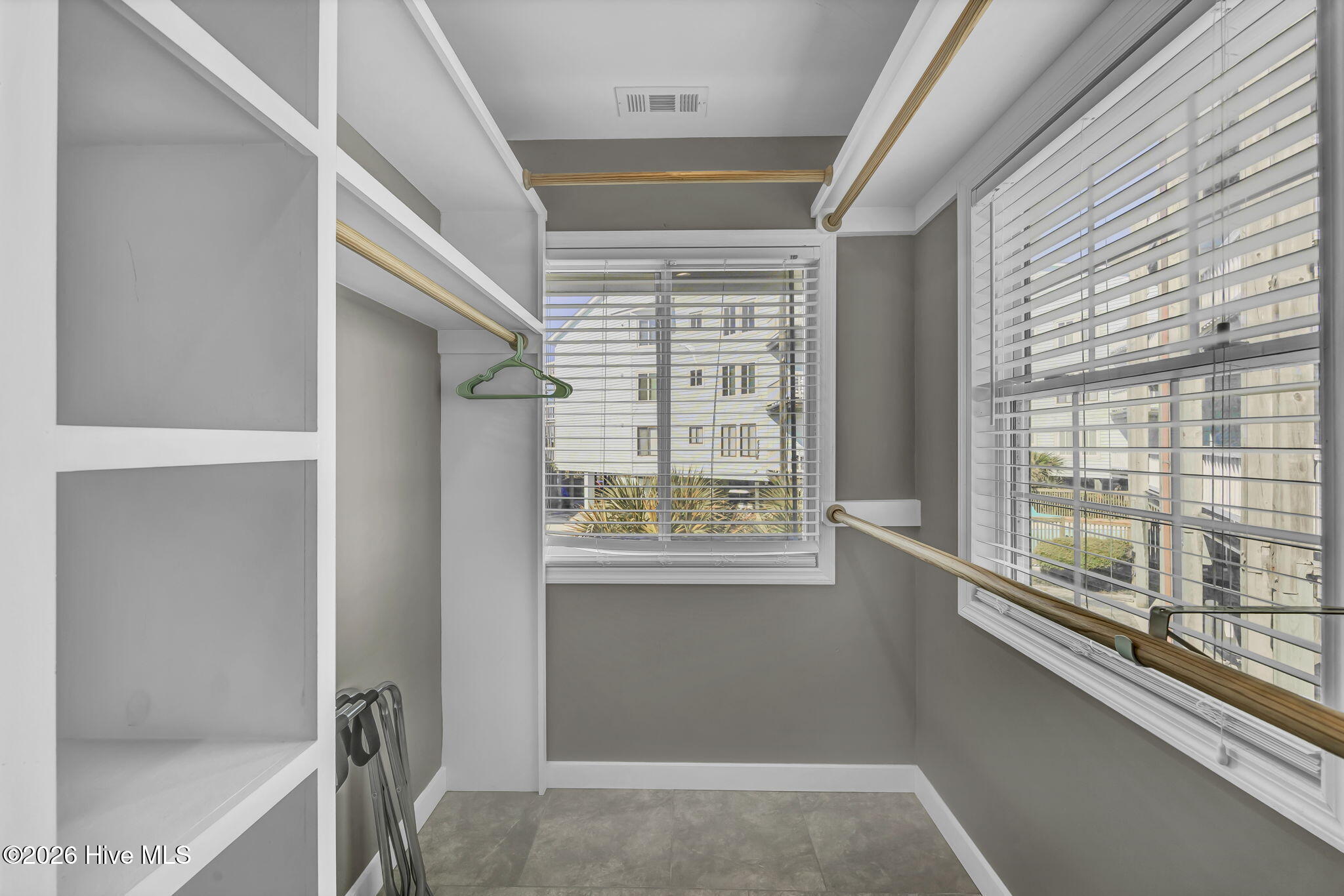 100556475 | Photo 13