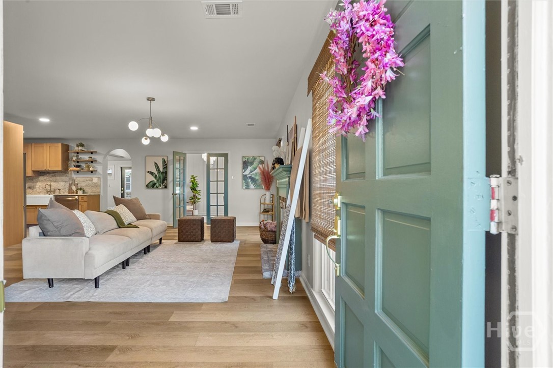 Homes for sale in Savannah, GA | 2221 Walz Dr, Savannah, GA 31404 | MLS# SA343243