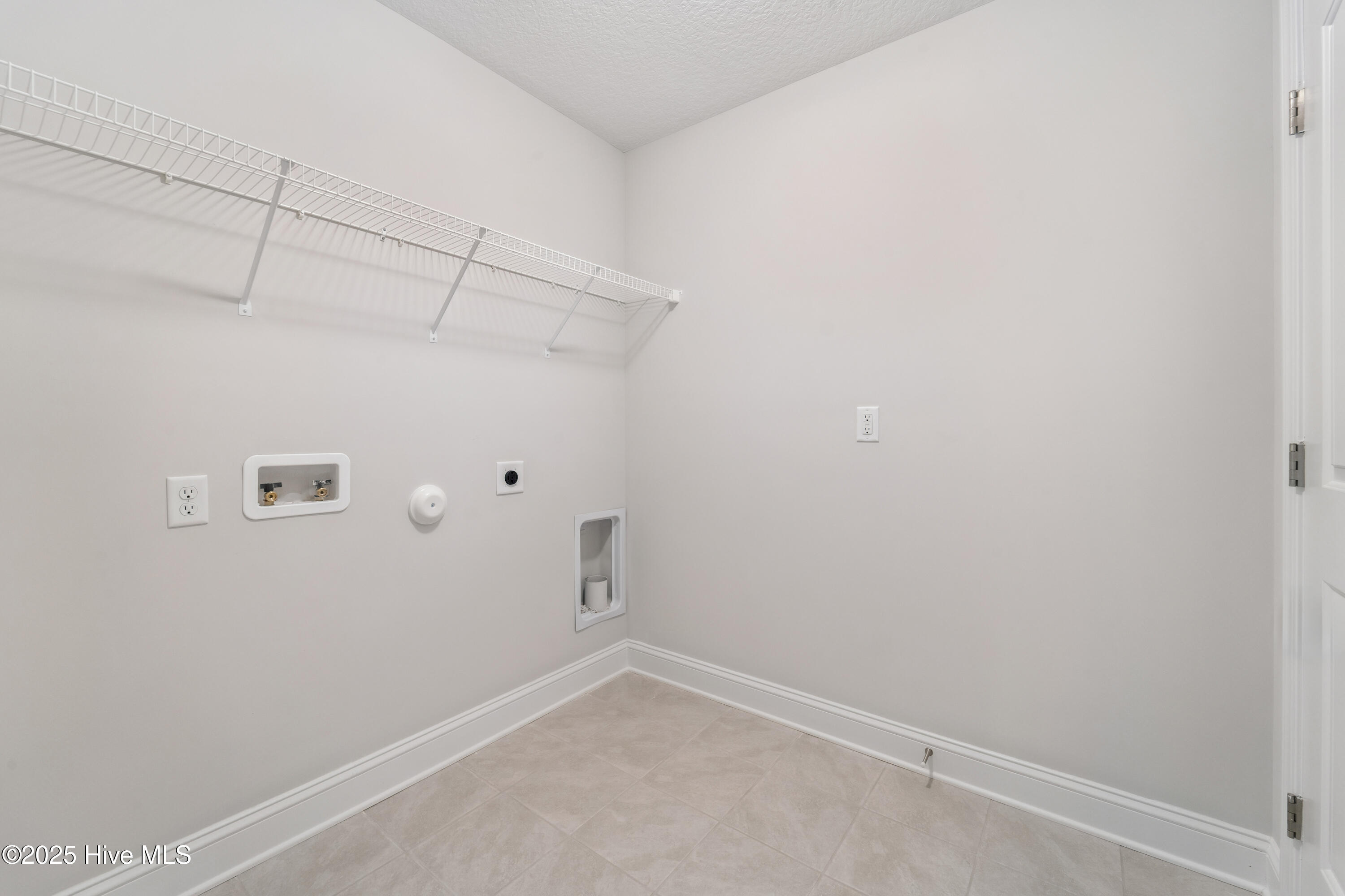 100505729 | Photo 29