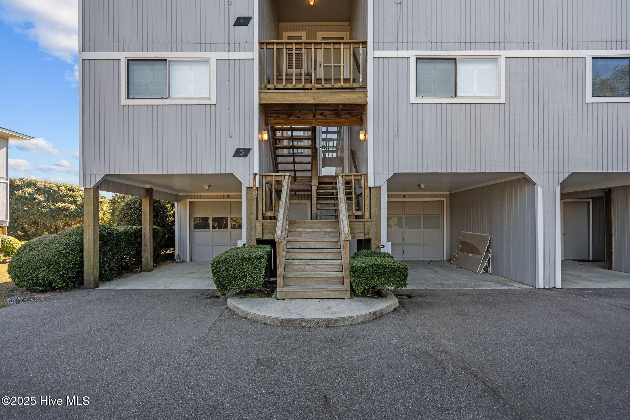 100541218 | Photo 40