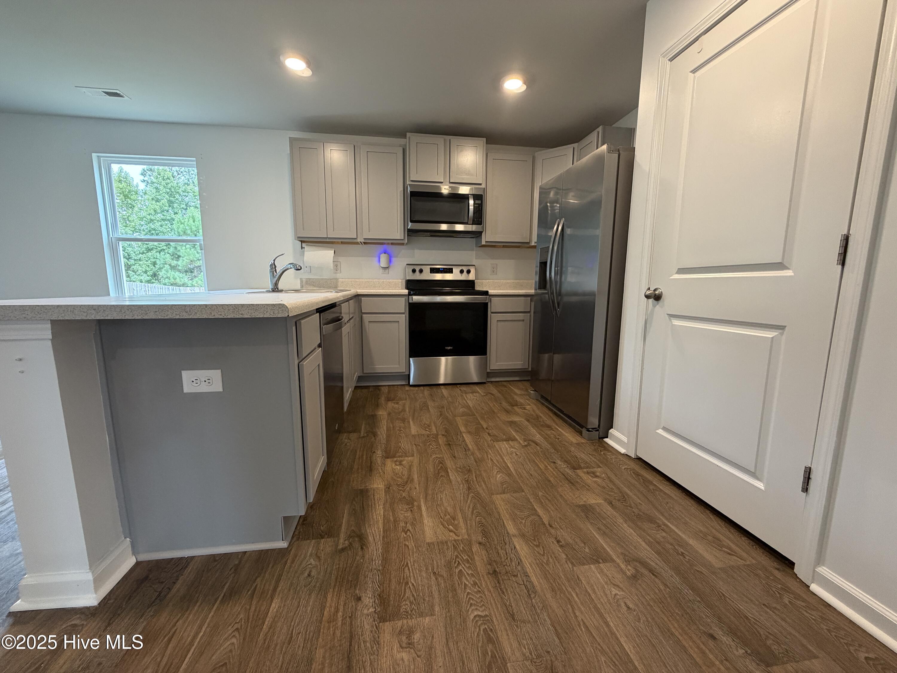 100528835 | Photo 13