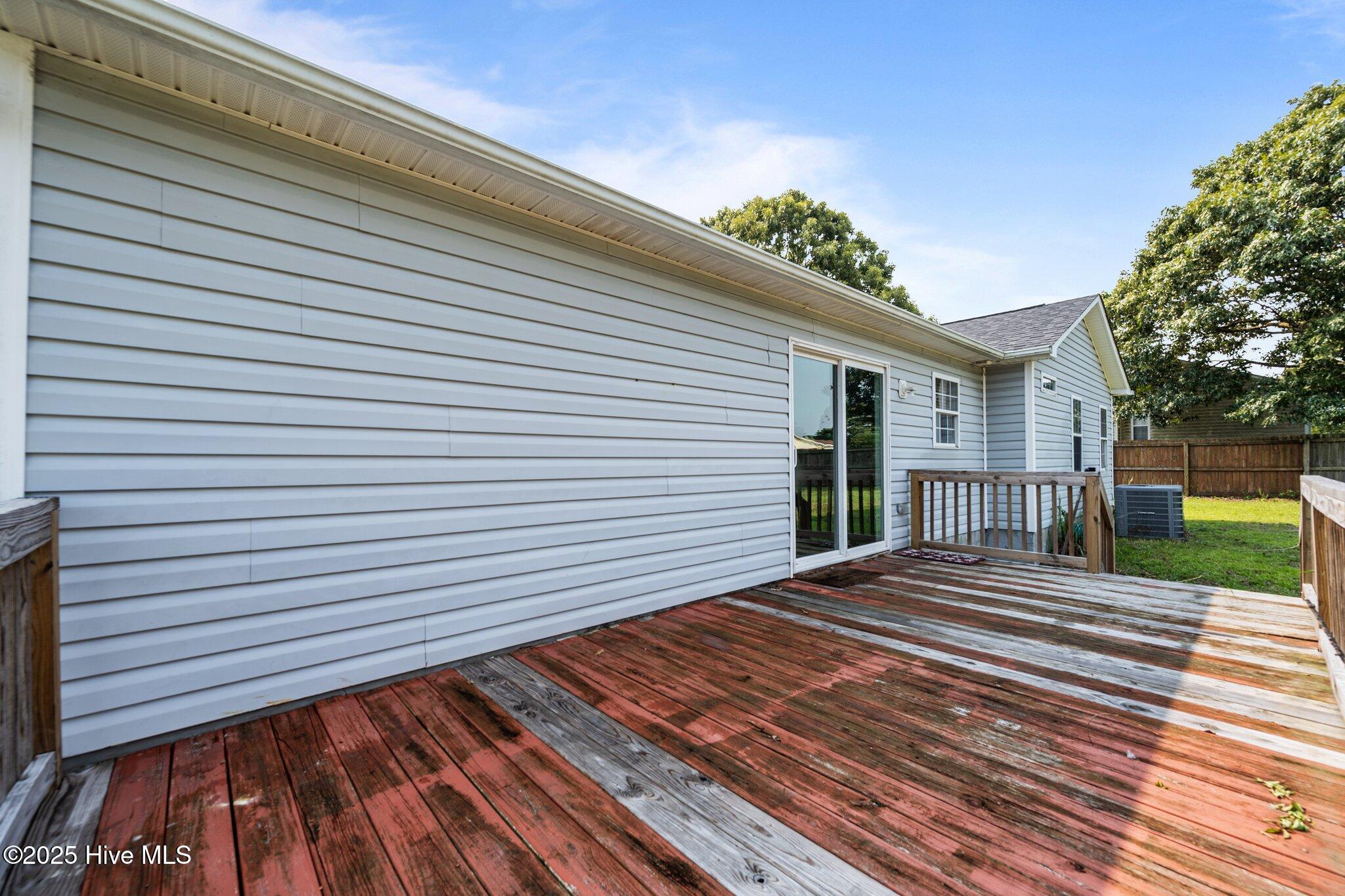 100533618 | Photo 26