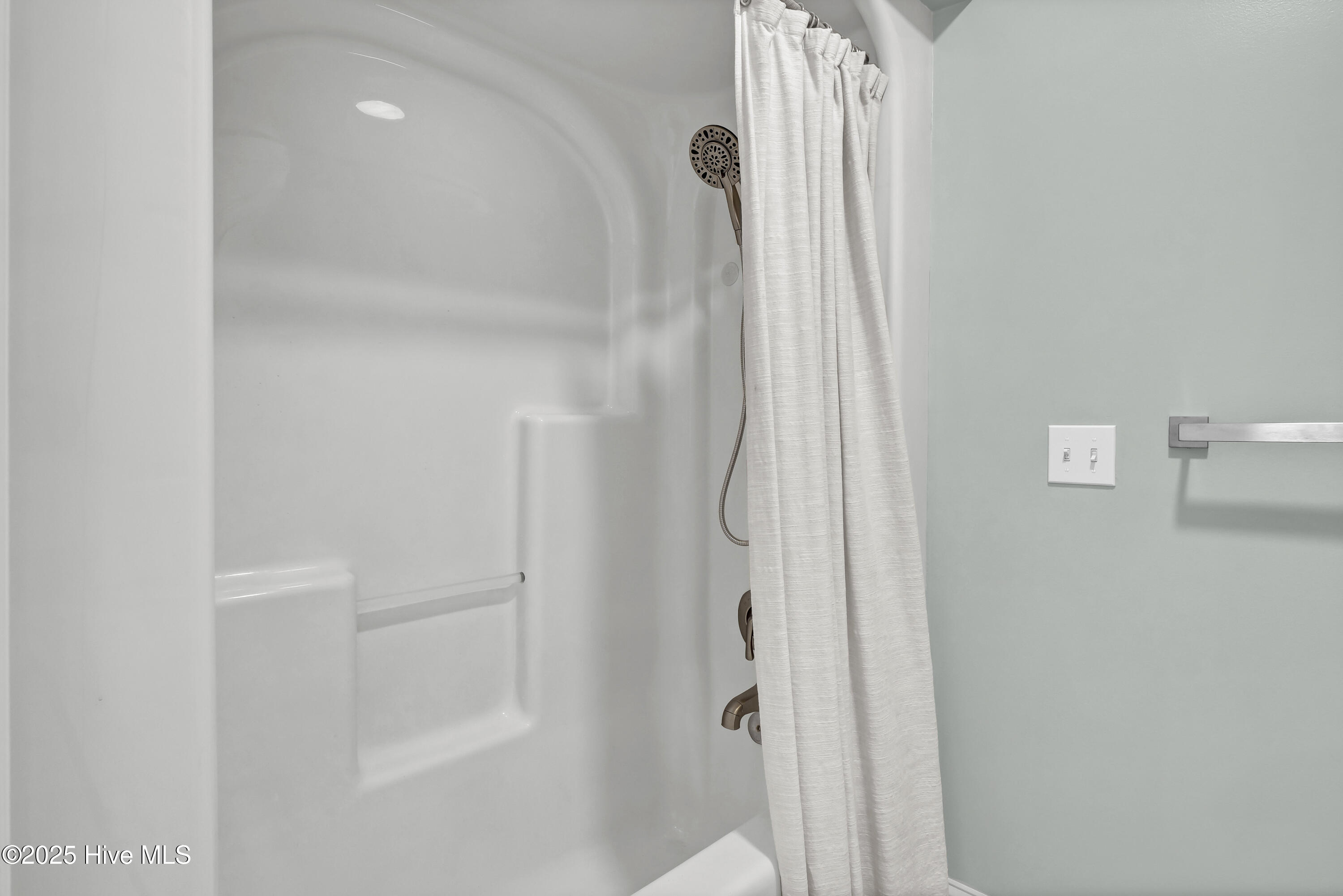 100540971 | Photo 41