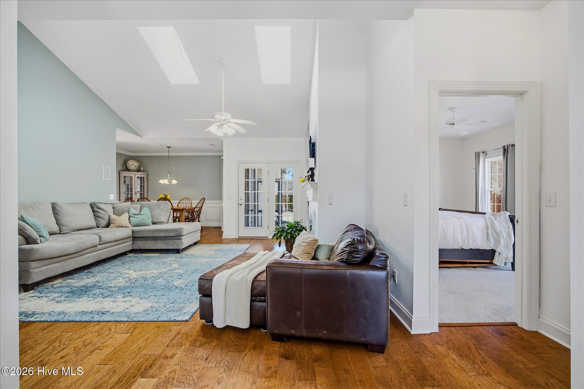 100554989 | Photo 17