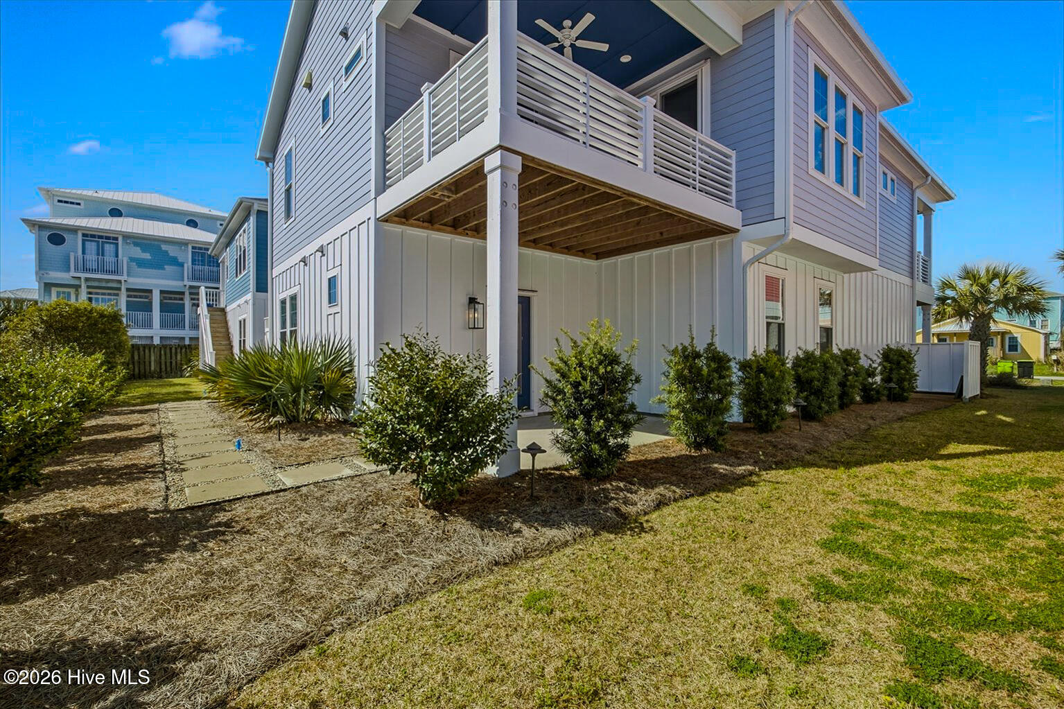 100559735 | Photo 38